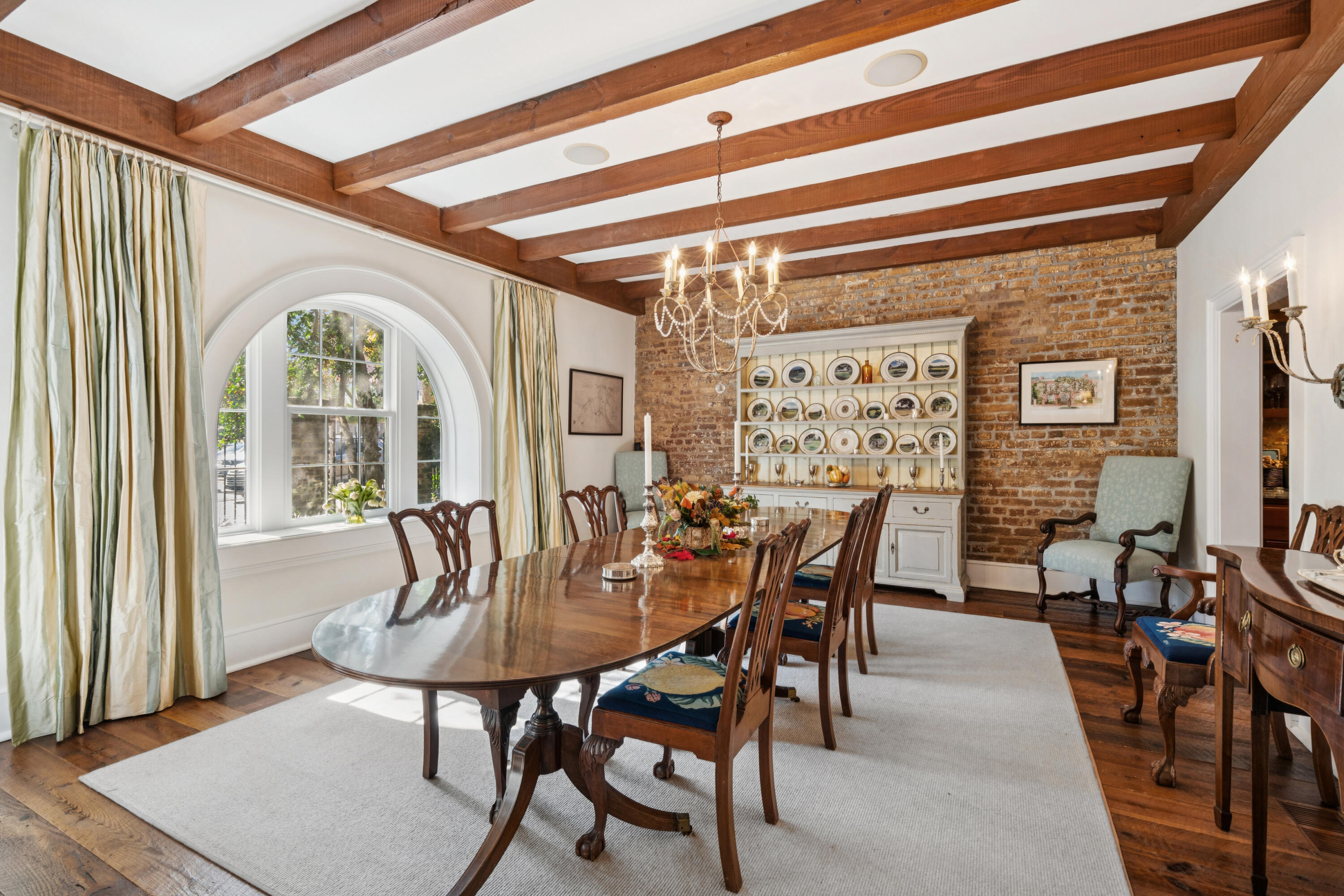 10 S Adgers Wharf