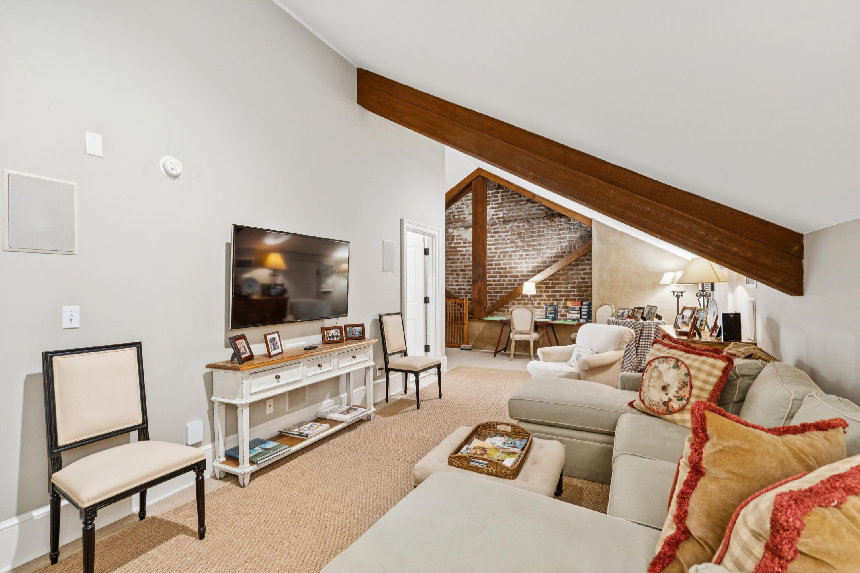 10 S Adgers Wharf