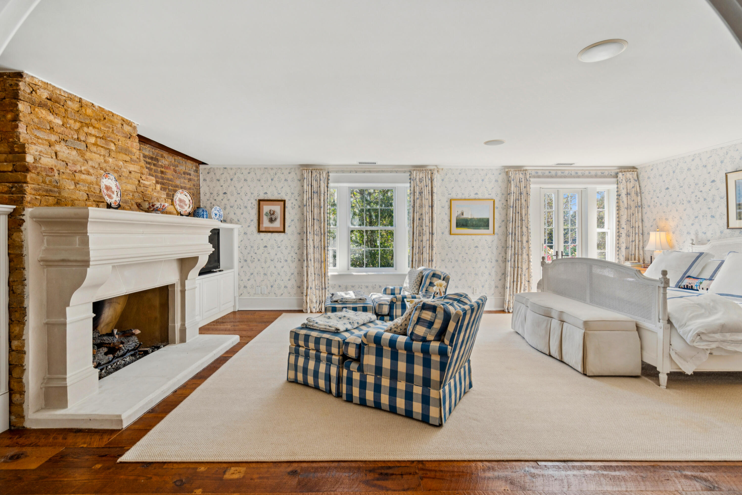 10 S Adgers Wharf