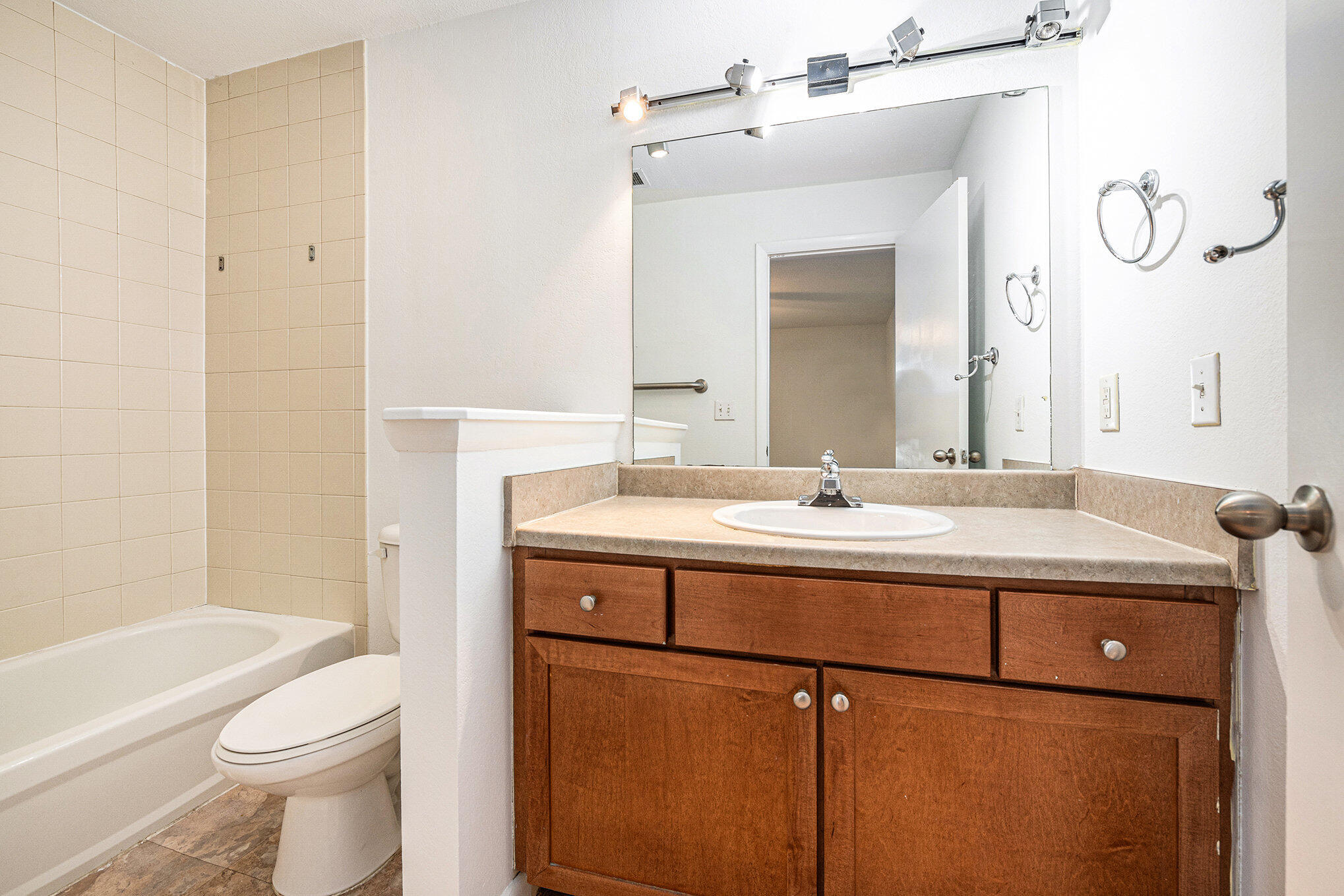 272 Alexandra Drive # 3