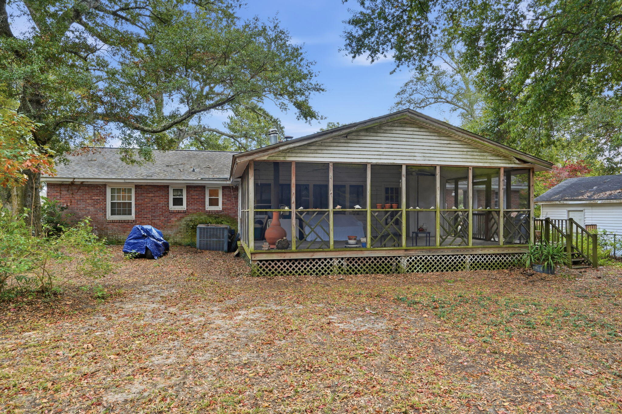 856 Robert E Lee Boulevard