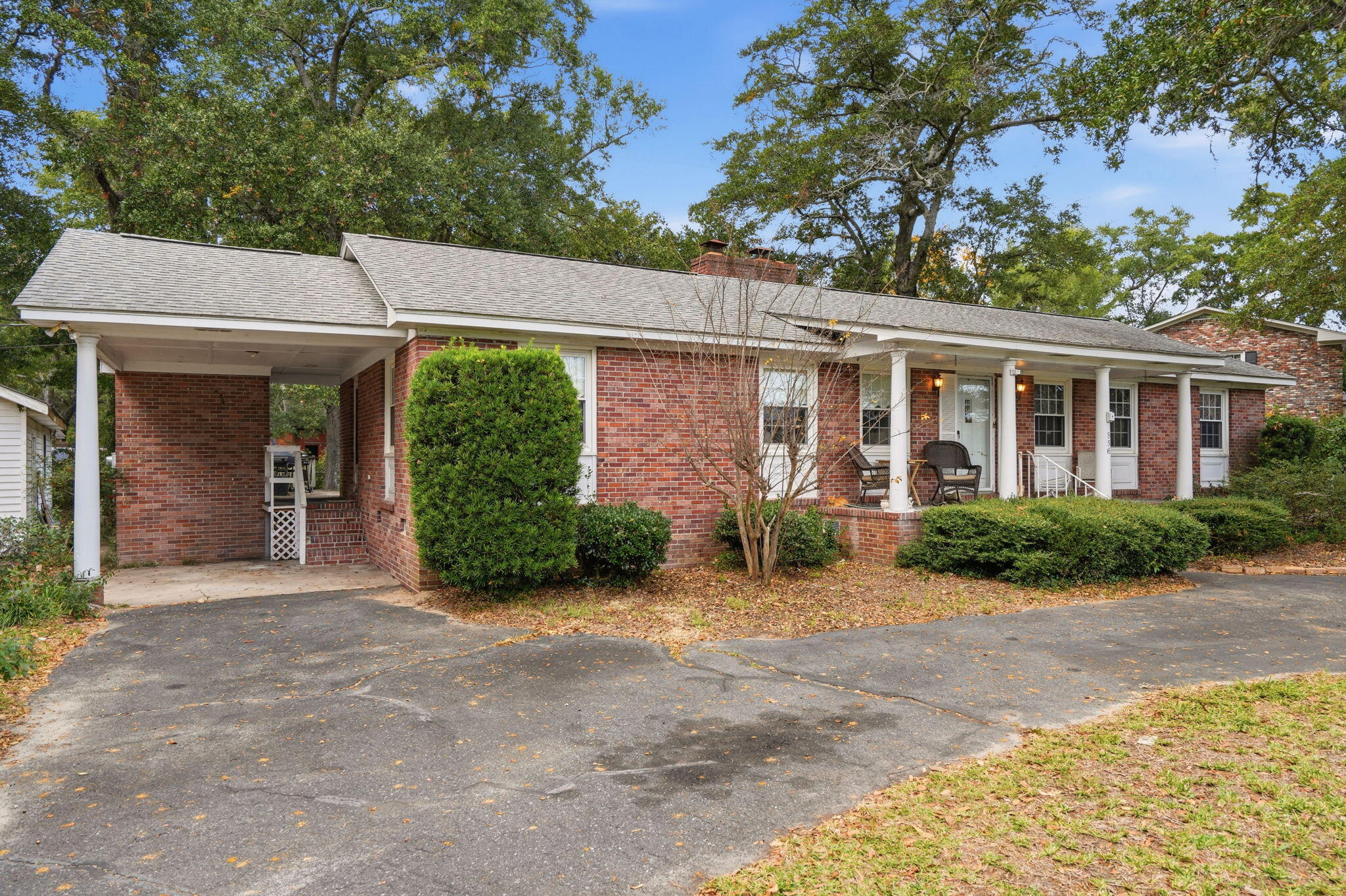 856 Robert E Lee Boulevard