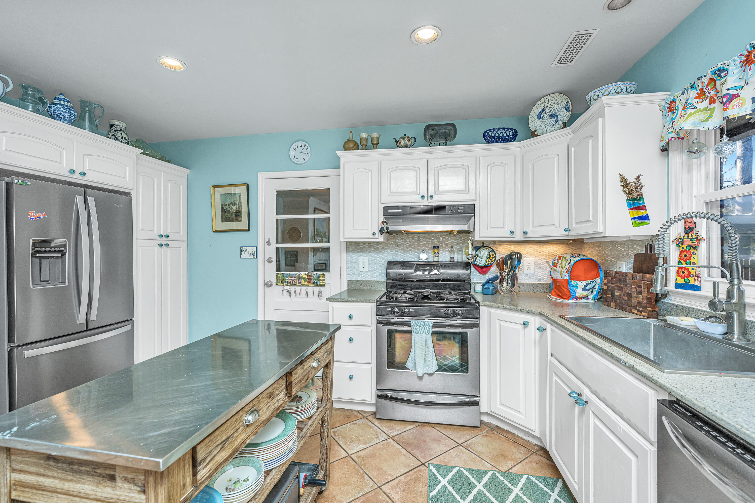 1240 Kensington Drive