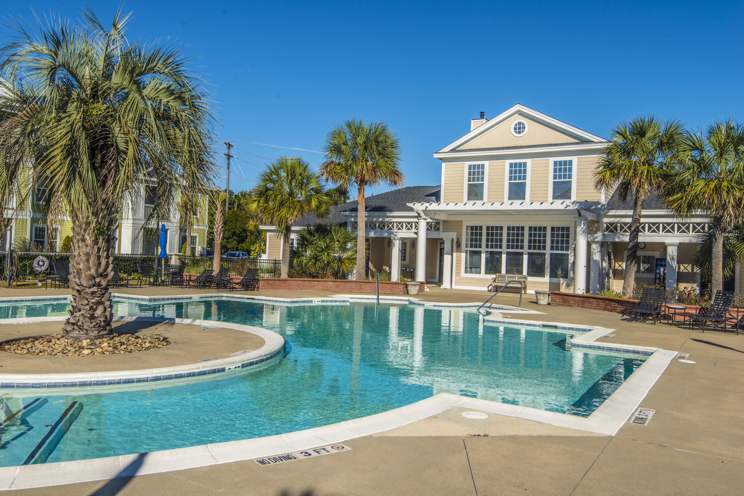 1421 Rosewood Lane