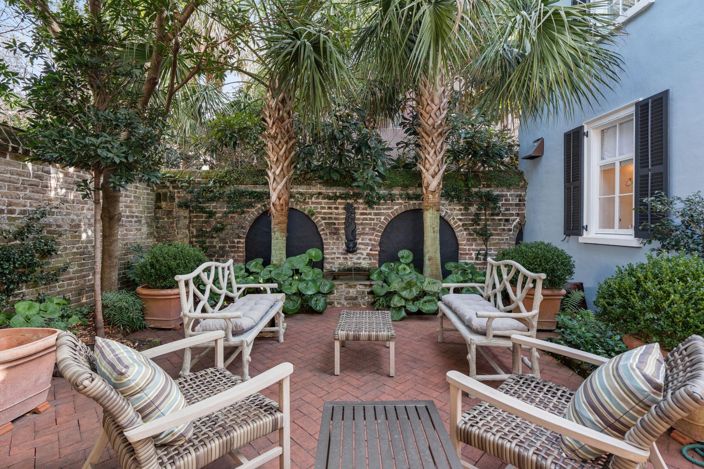 6 Saint Michaels Alley