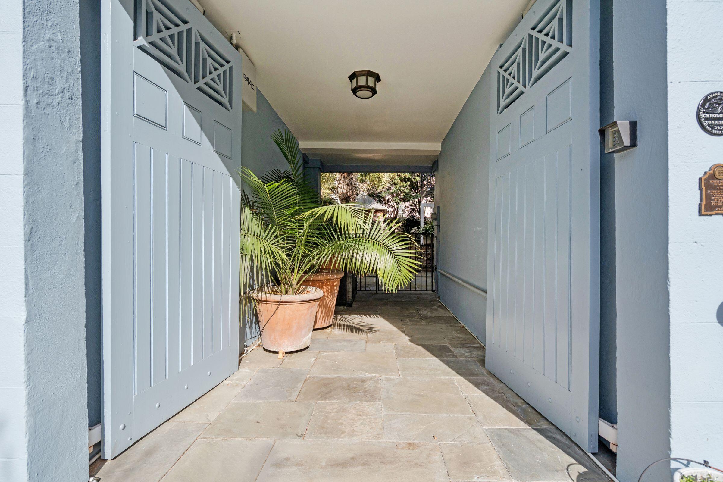 6 Saint Michaels Alley