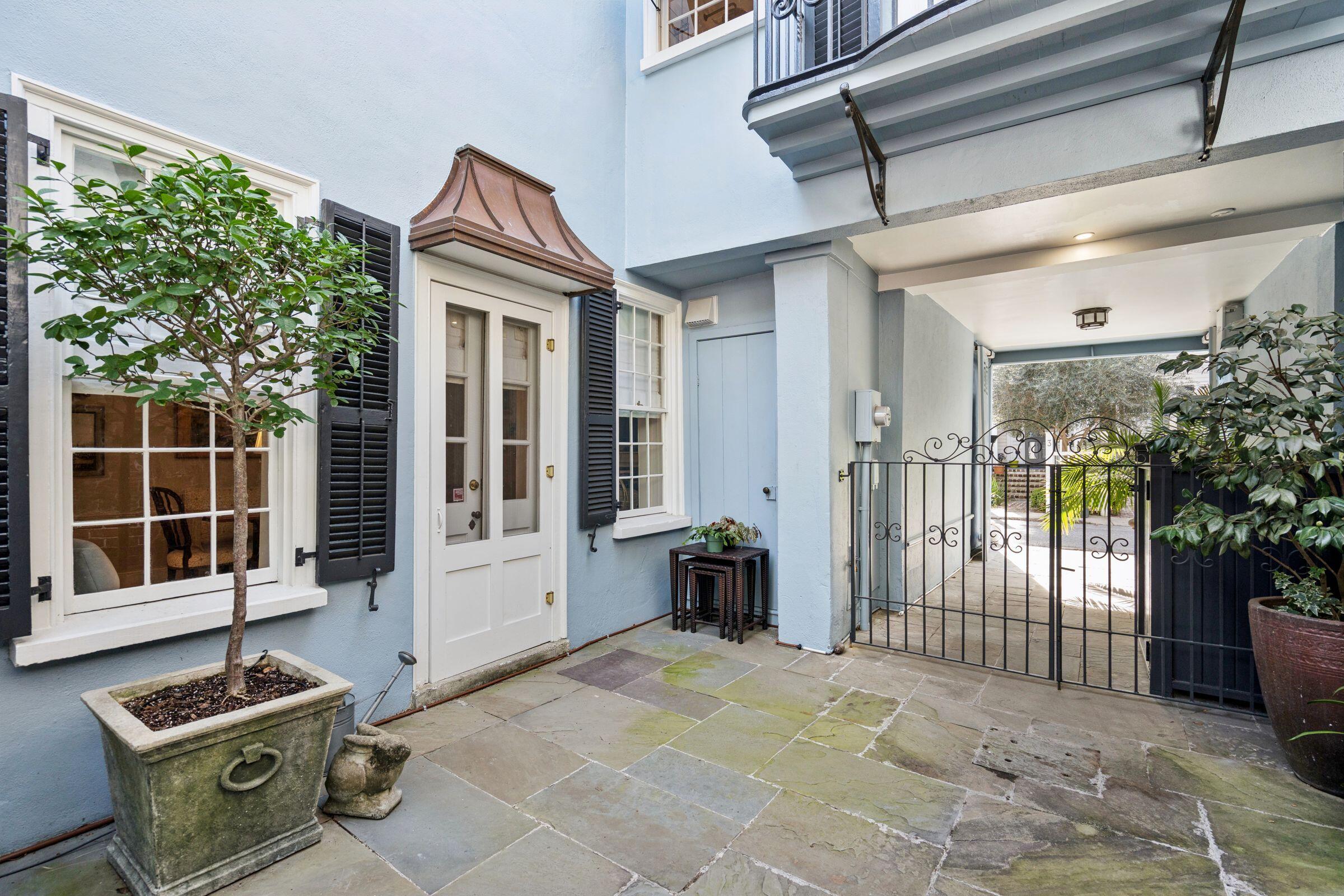 6 Saint Michaels Alley