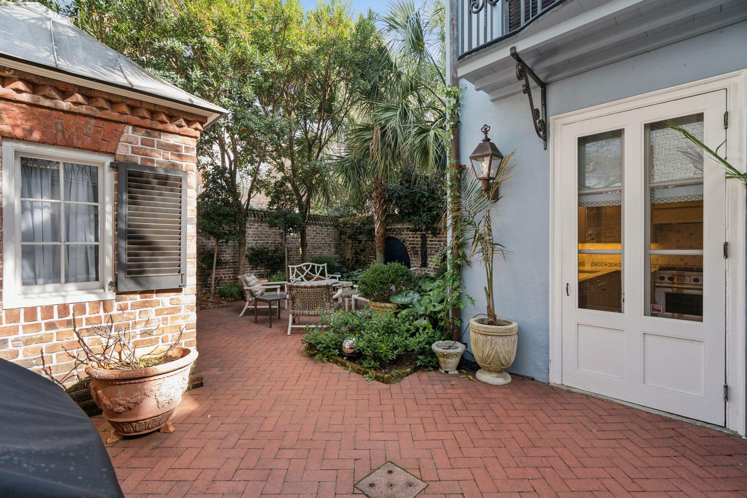 6 Saint Michaels Alley