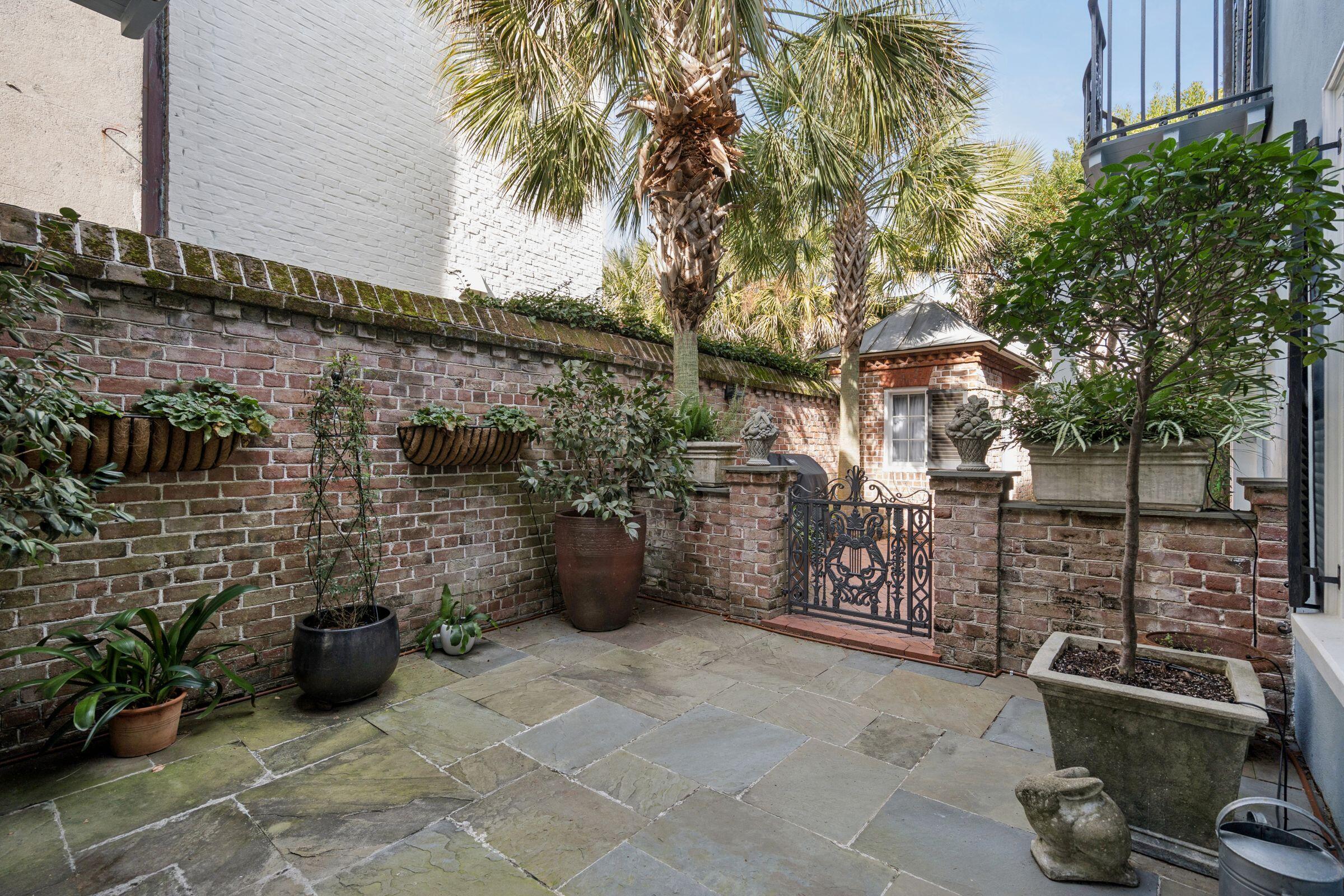 6 Saint Michaels Alley