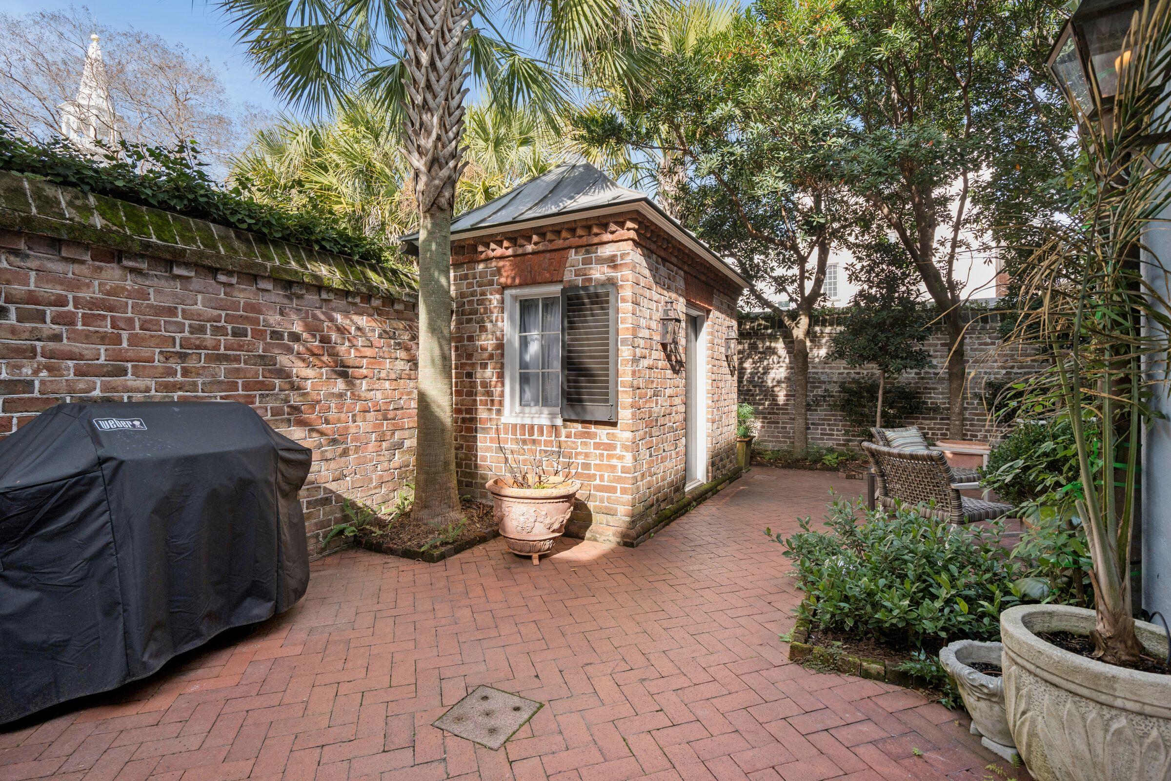 6 Saint Michaels Alley