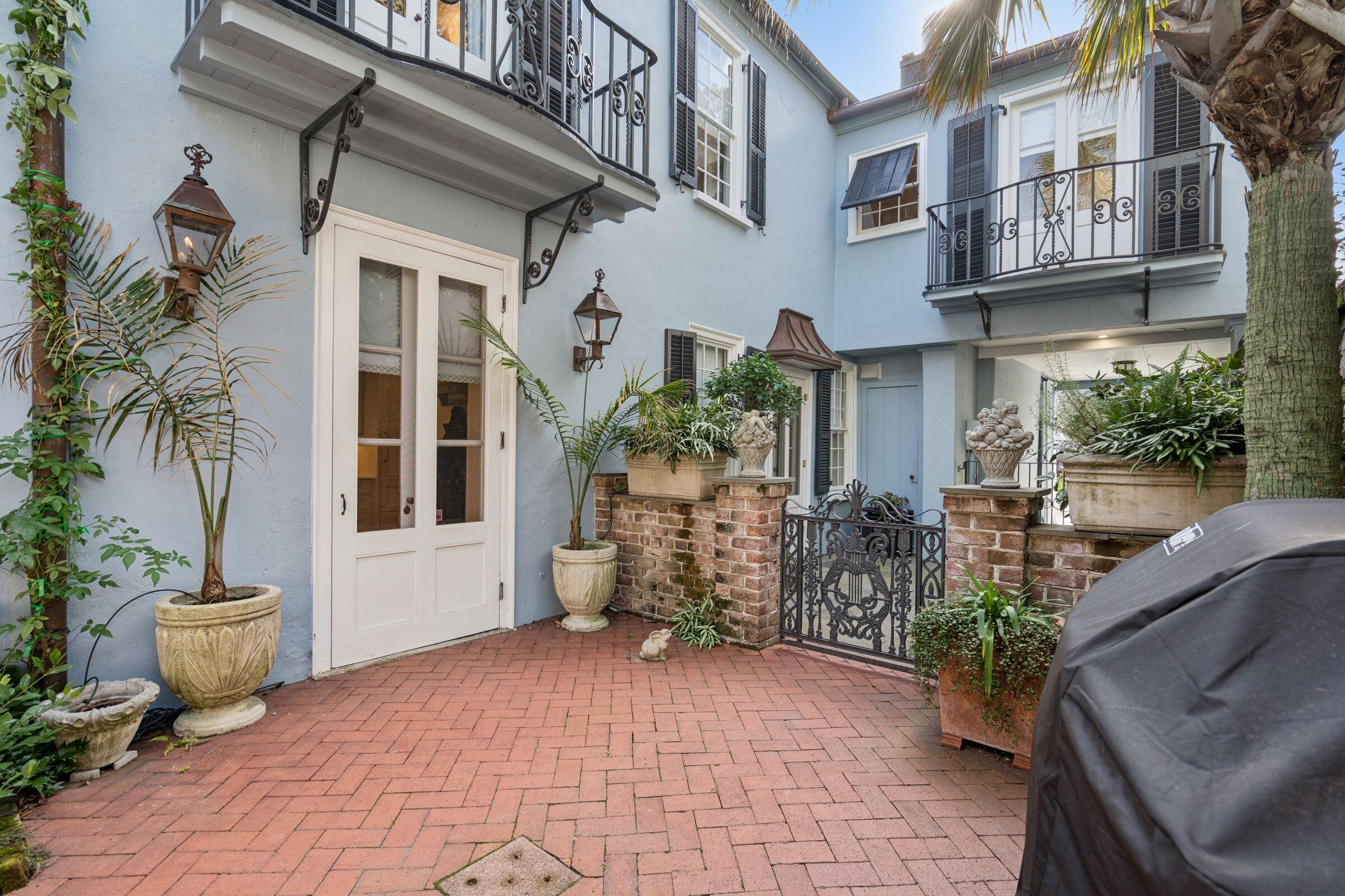 6 Saint Michaels Alley