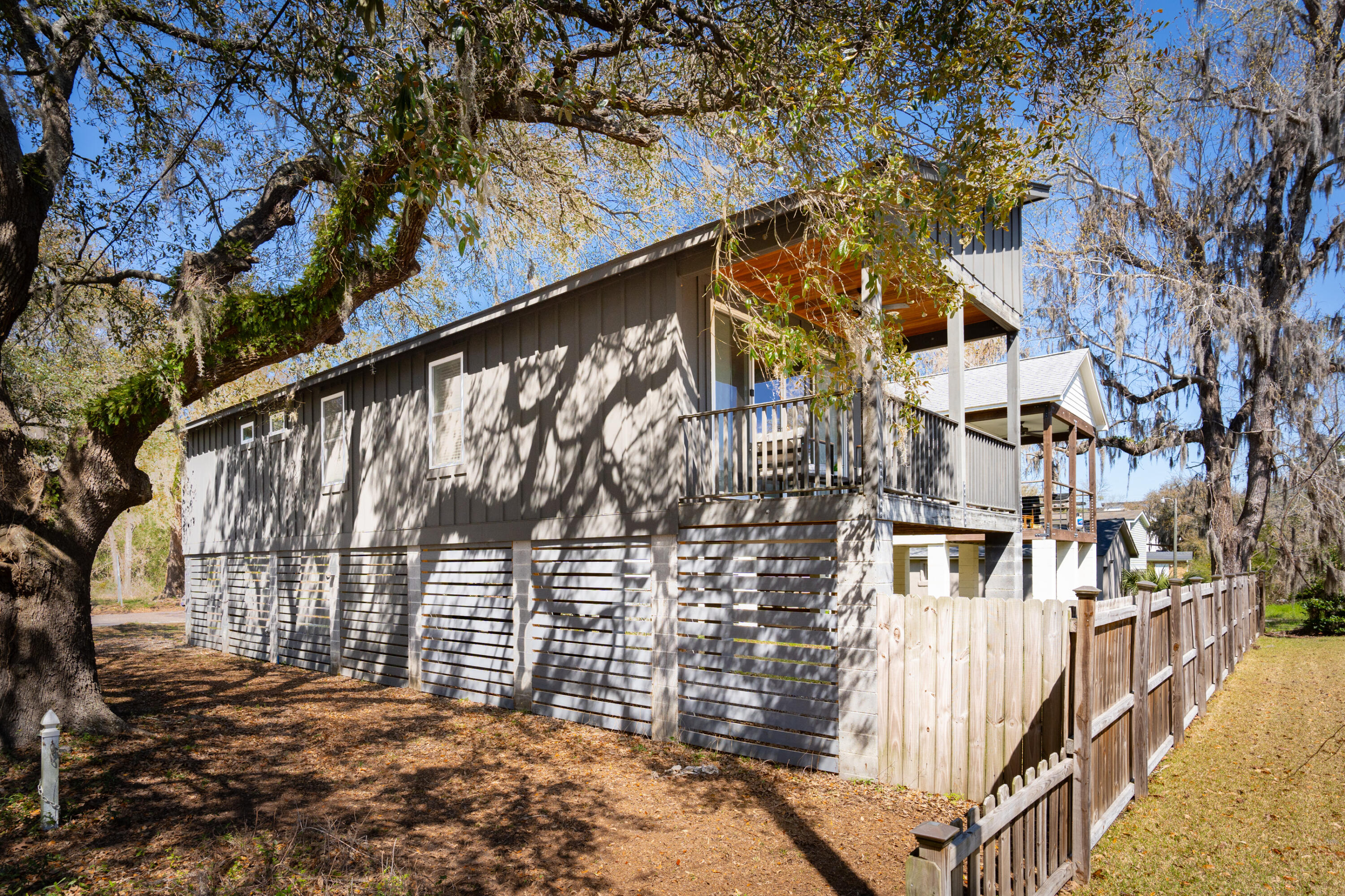 1981 Central Park Road
