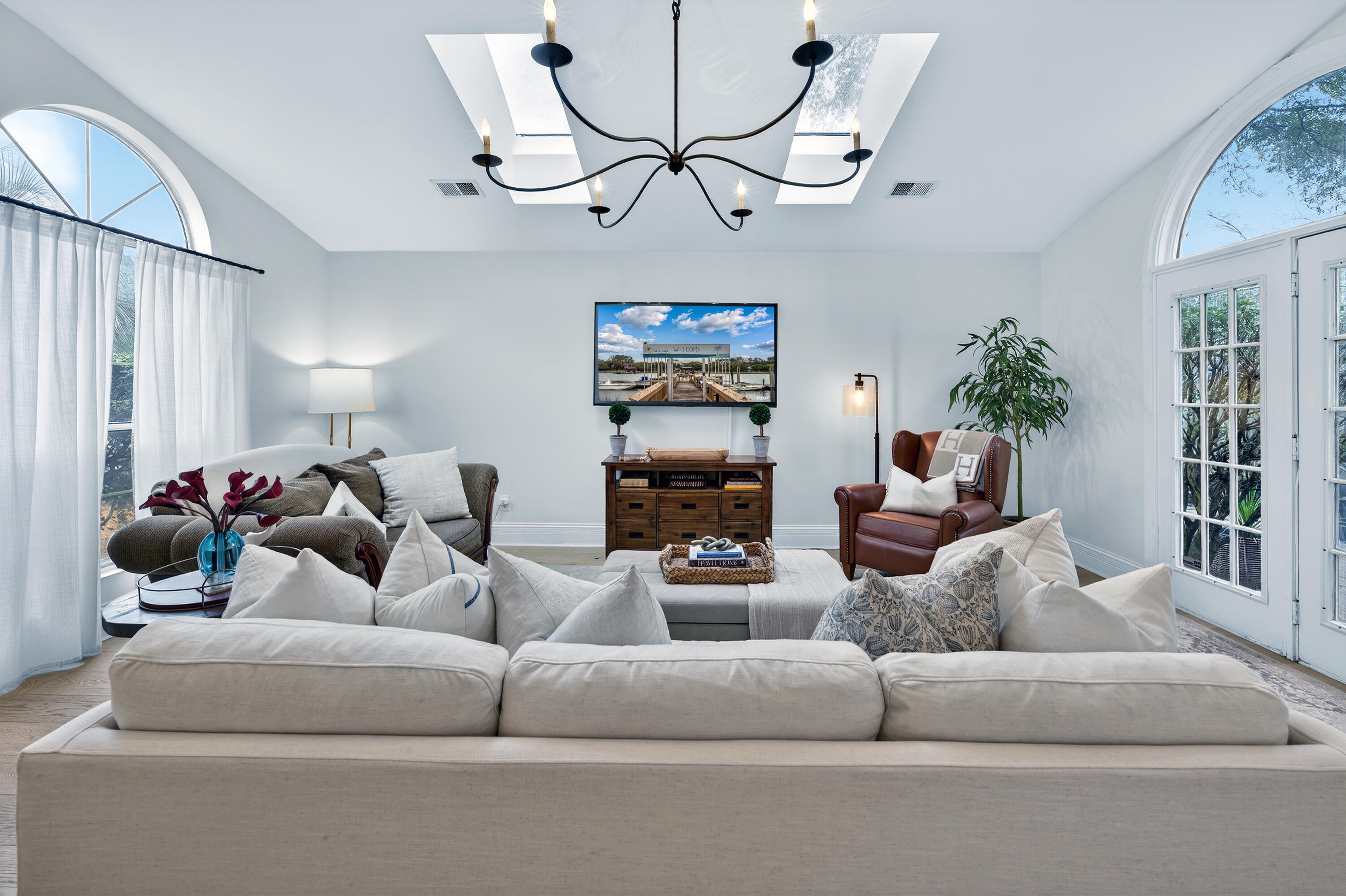 1258 Llewellyn Road