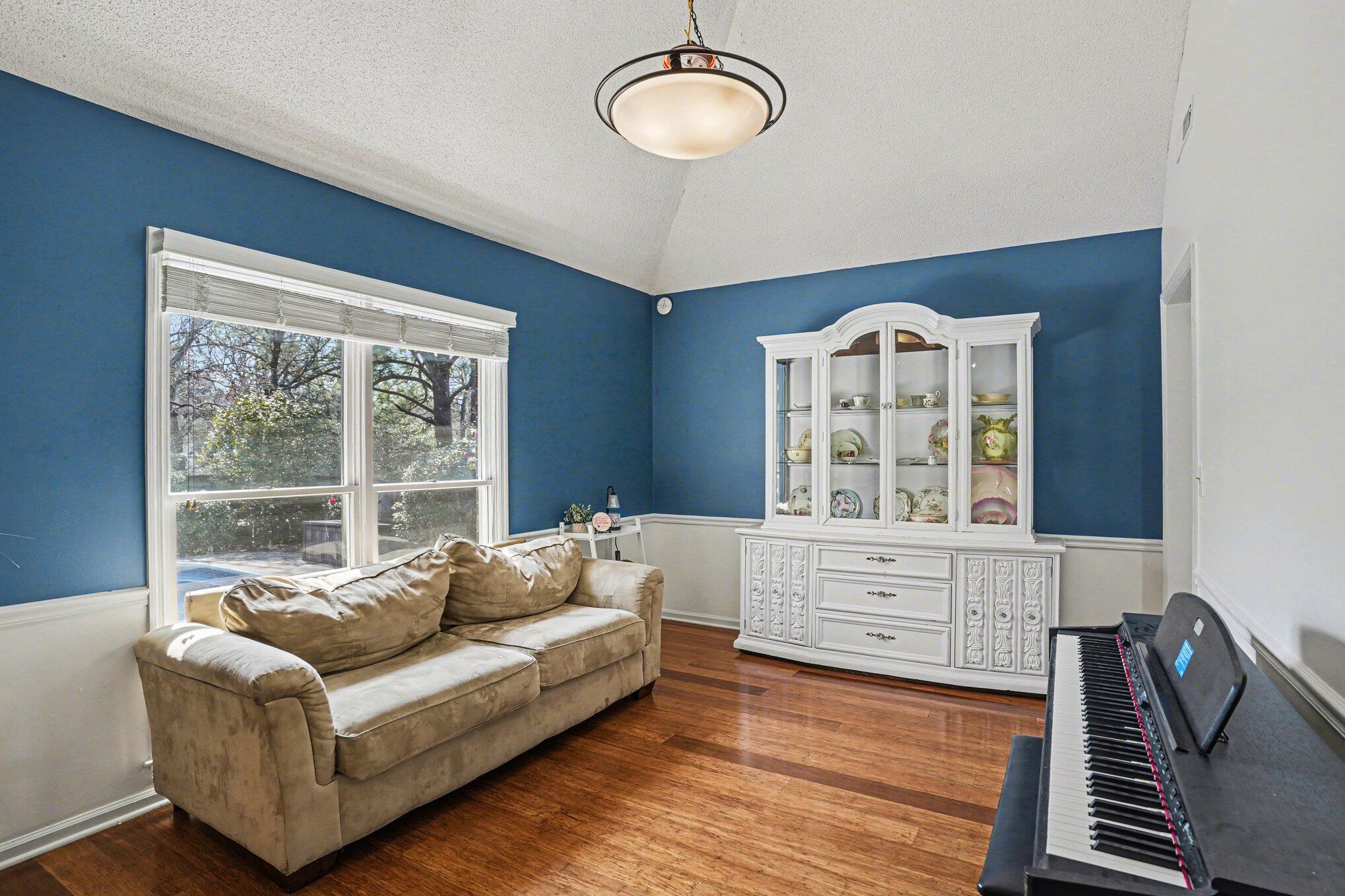 108 Dresden Drive