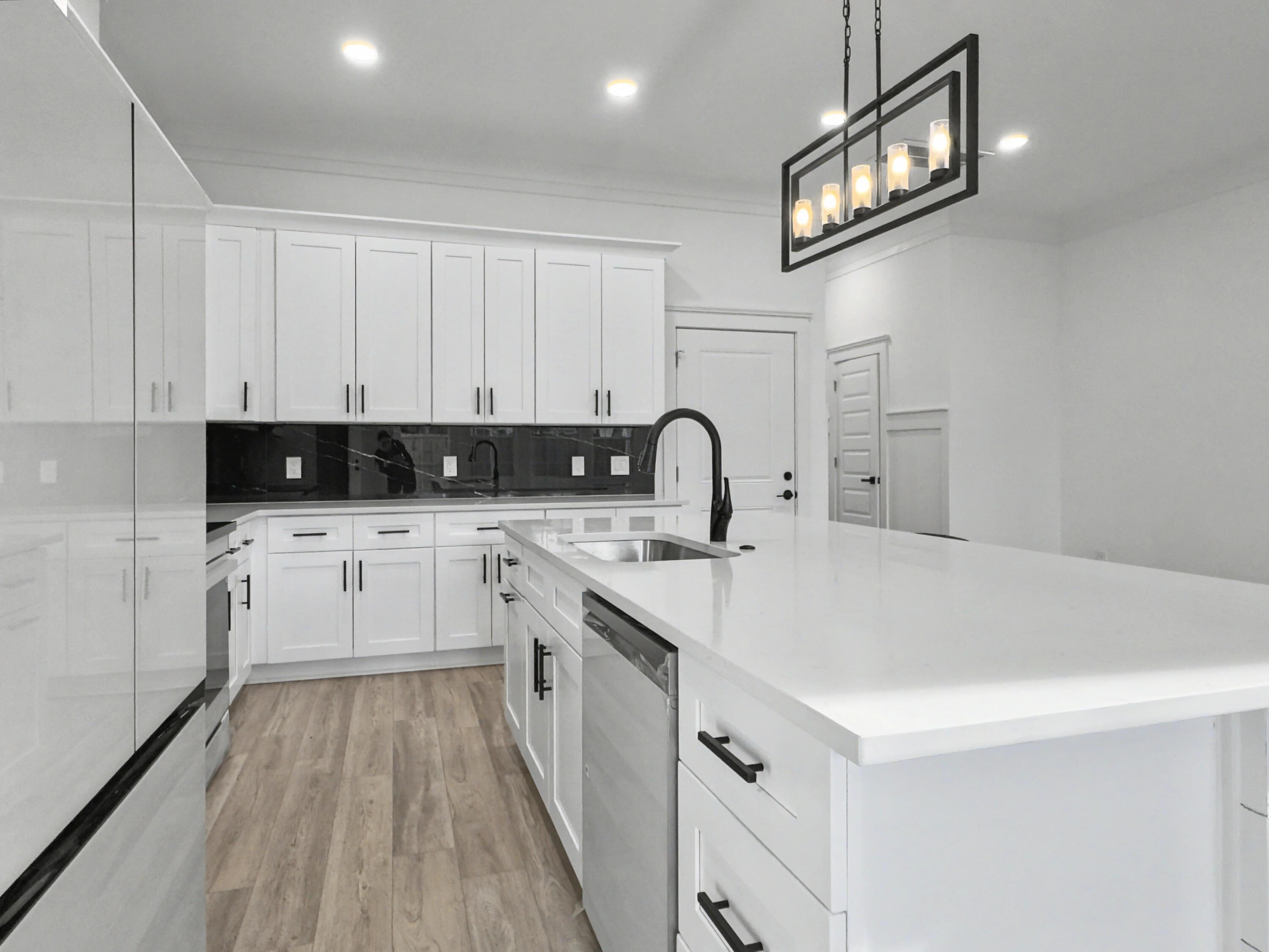 2030 Echo Avenue