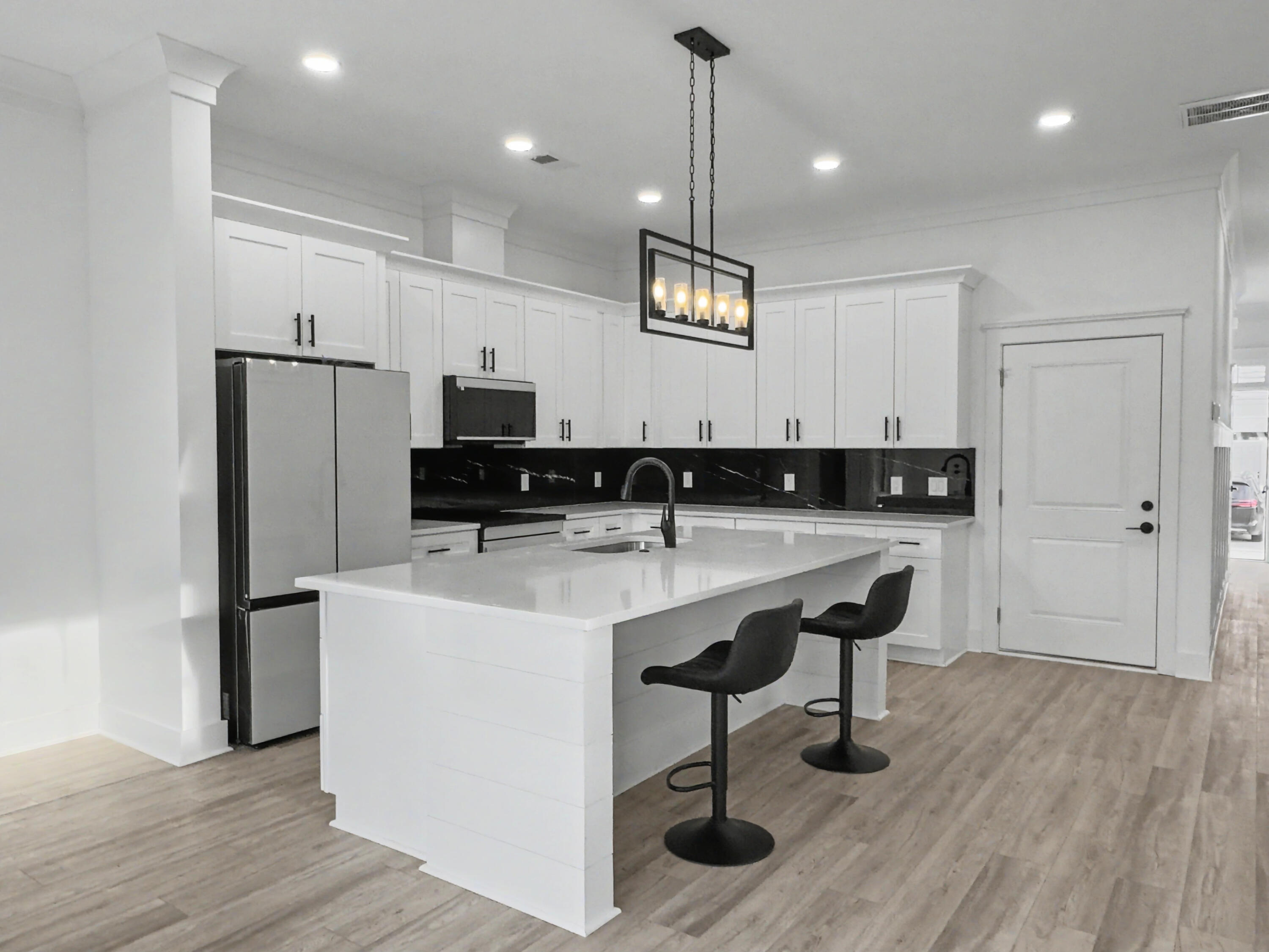2030 Echo Avenue
