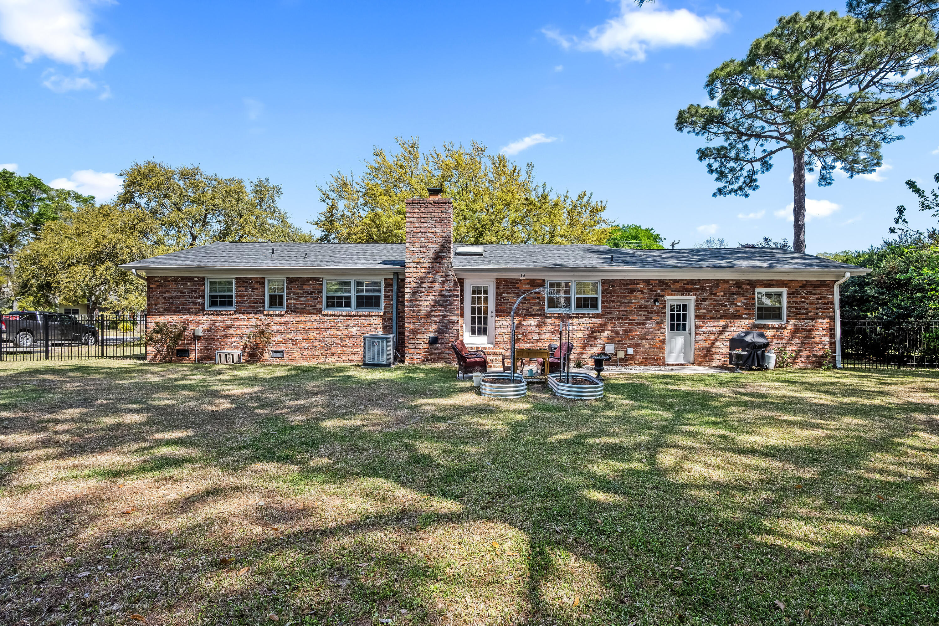 971 Carmel Drive