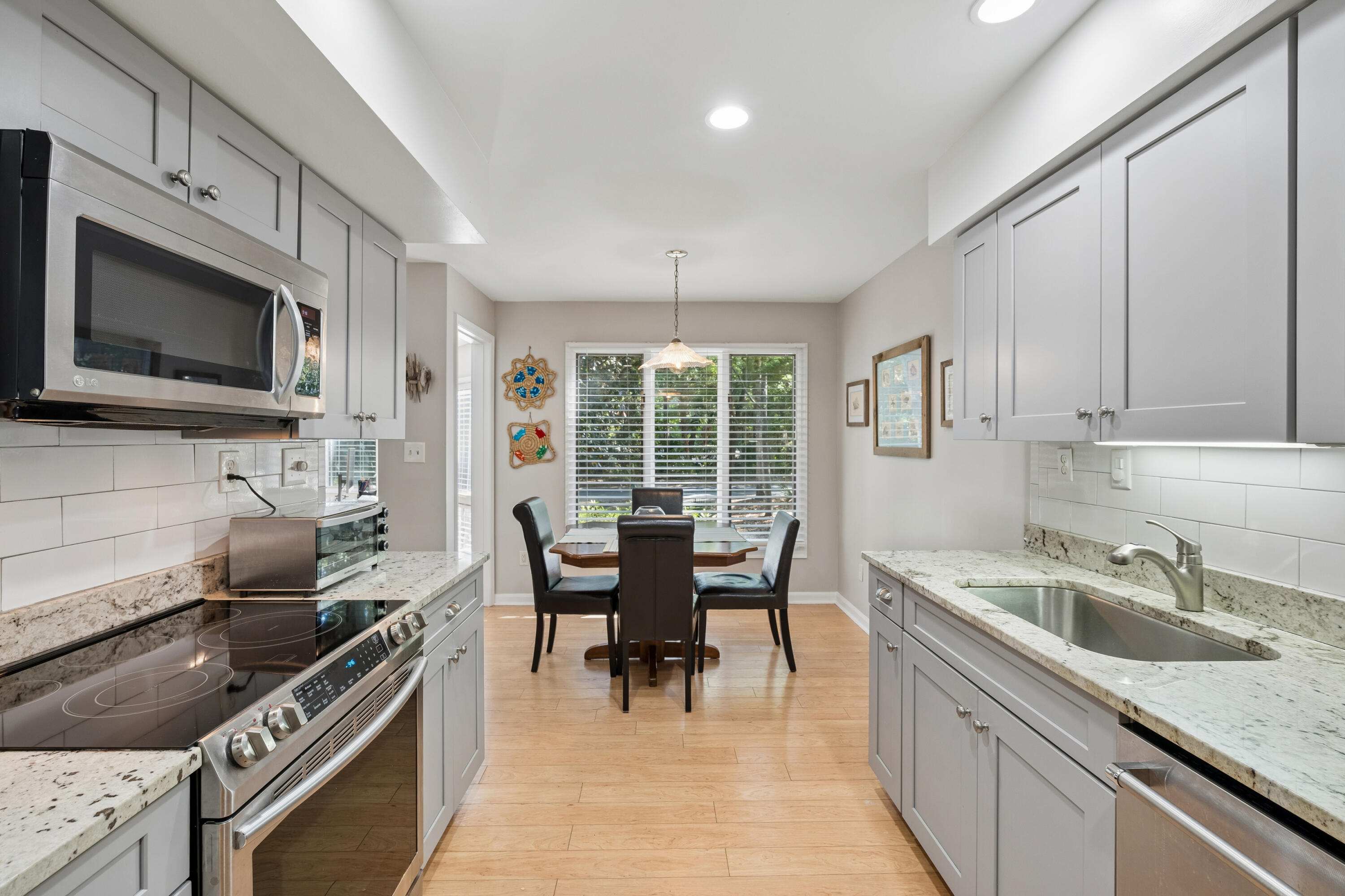 5563 Green Dolphin Way
