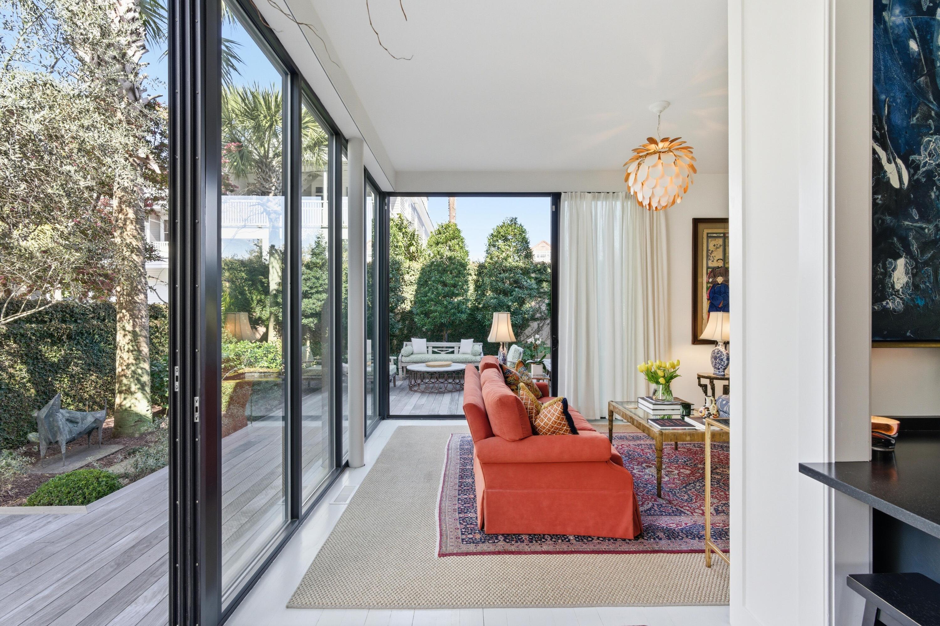 4 Wentworth Street