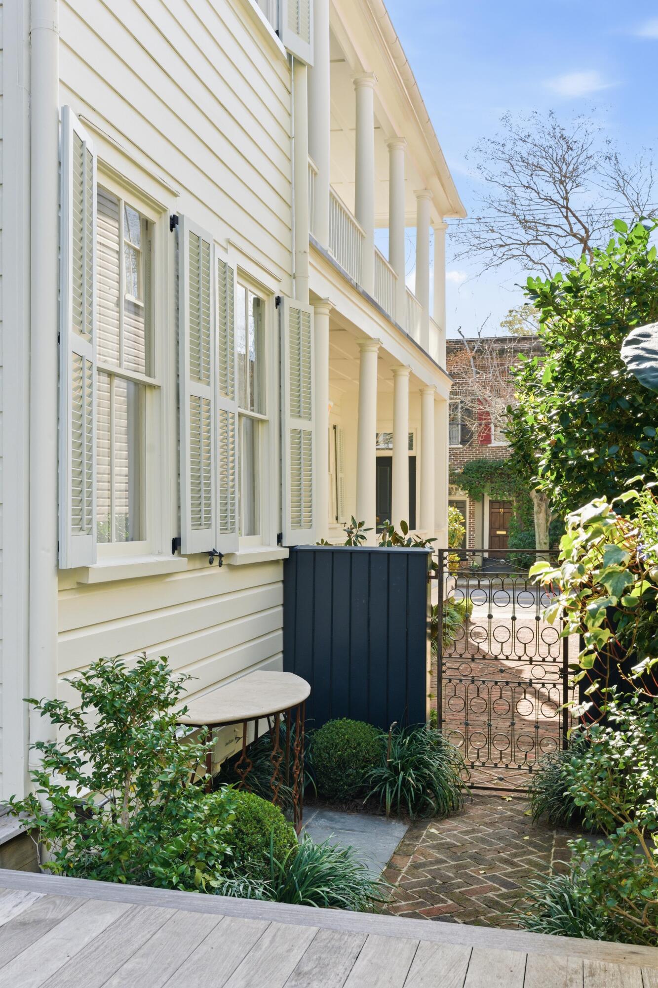 4 Wentworth Street