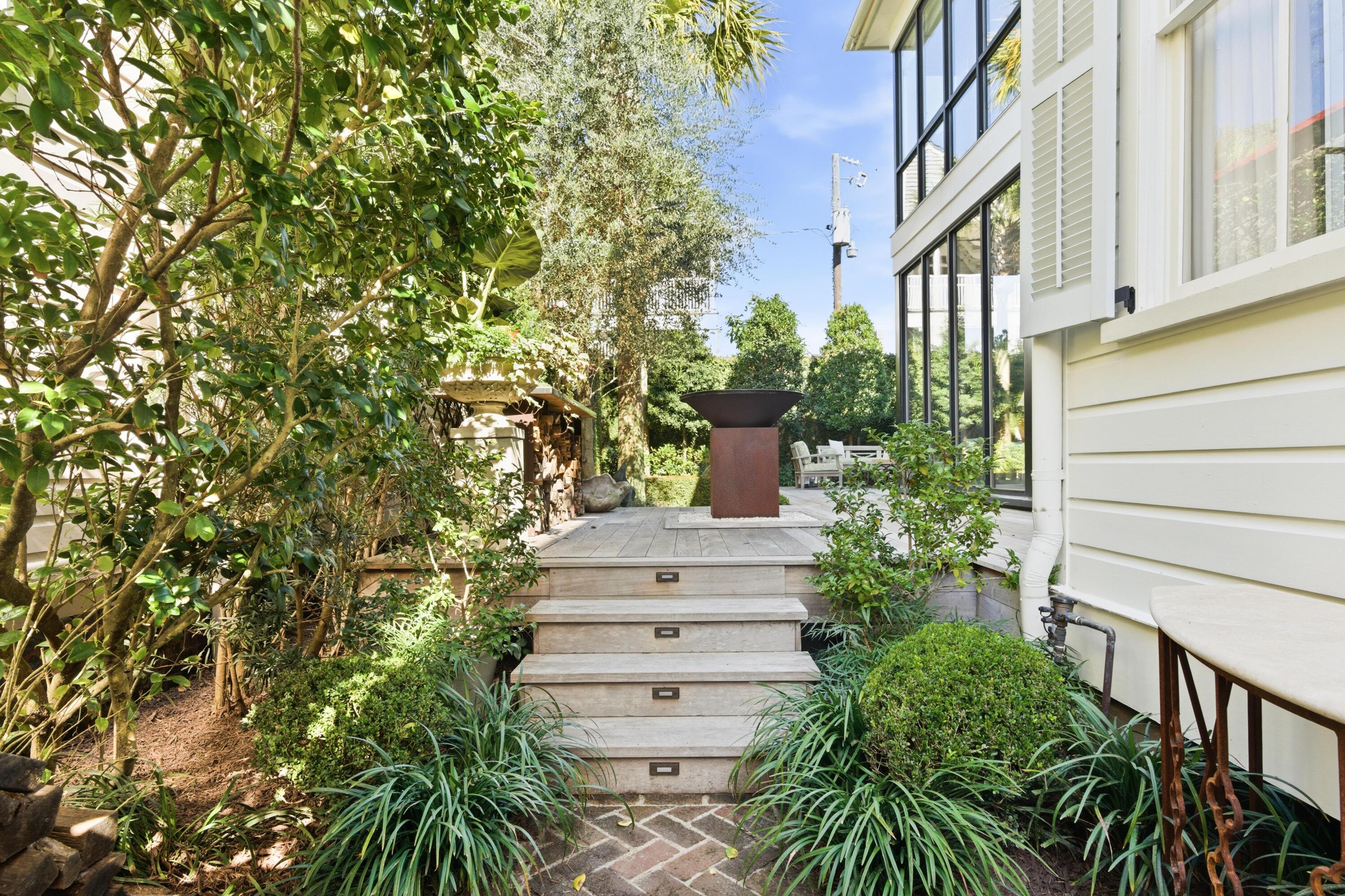 4 Wentworth Street