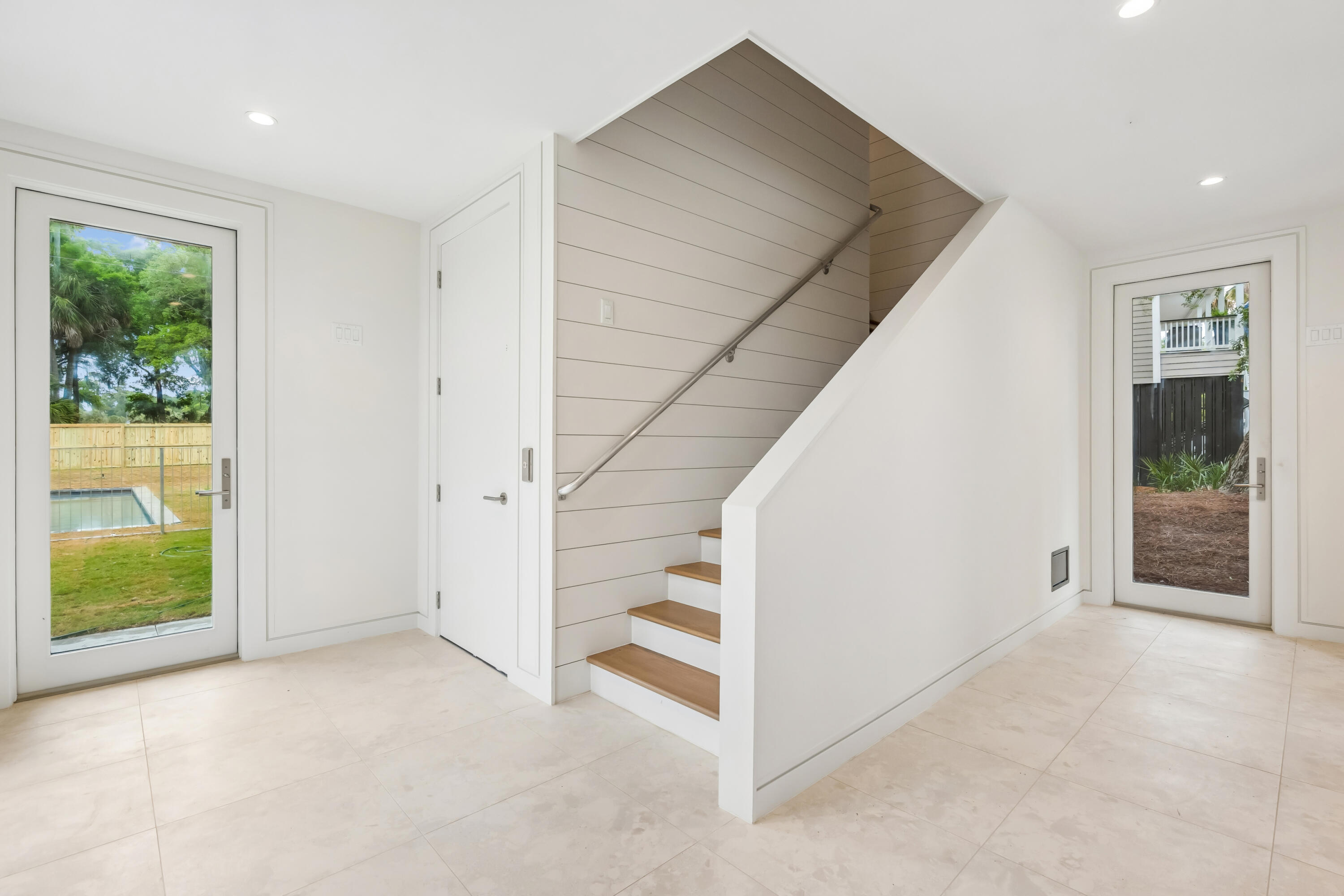 3102 Fort Street