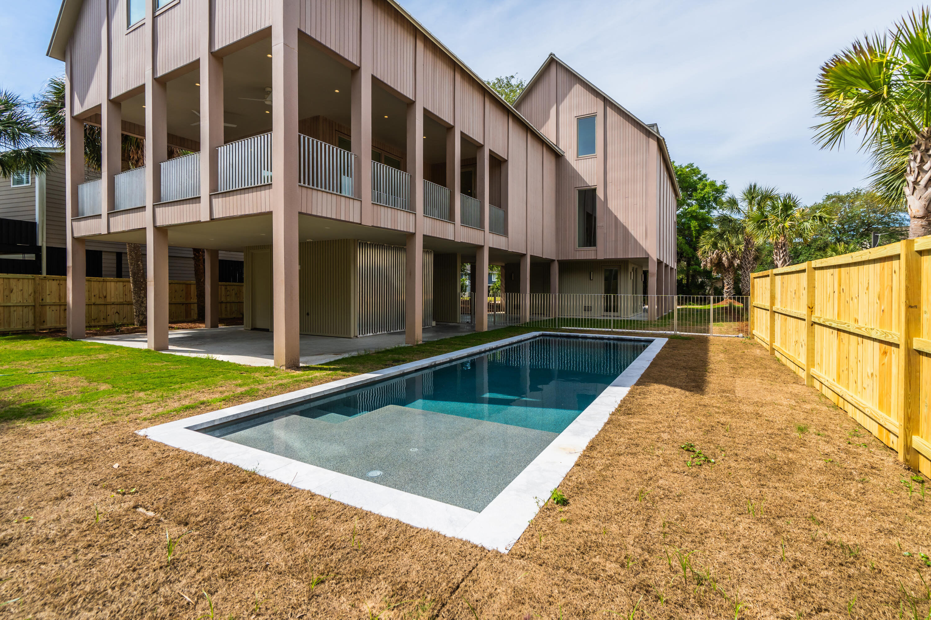 3102 Fort Street