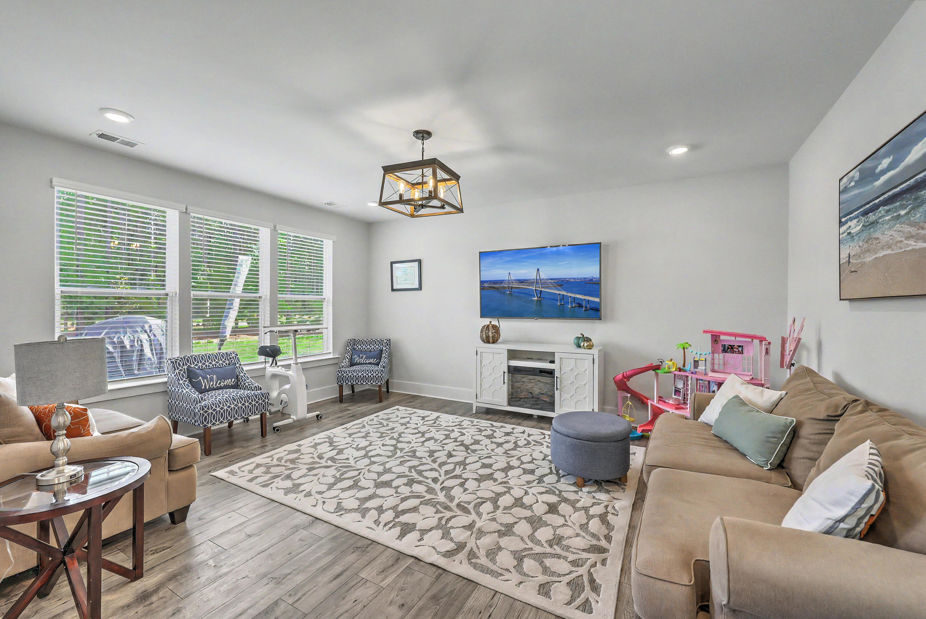 1054 Magnolia Warbler Way