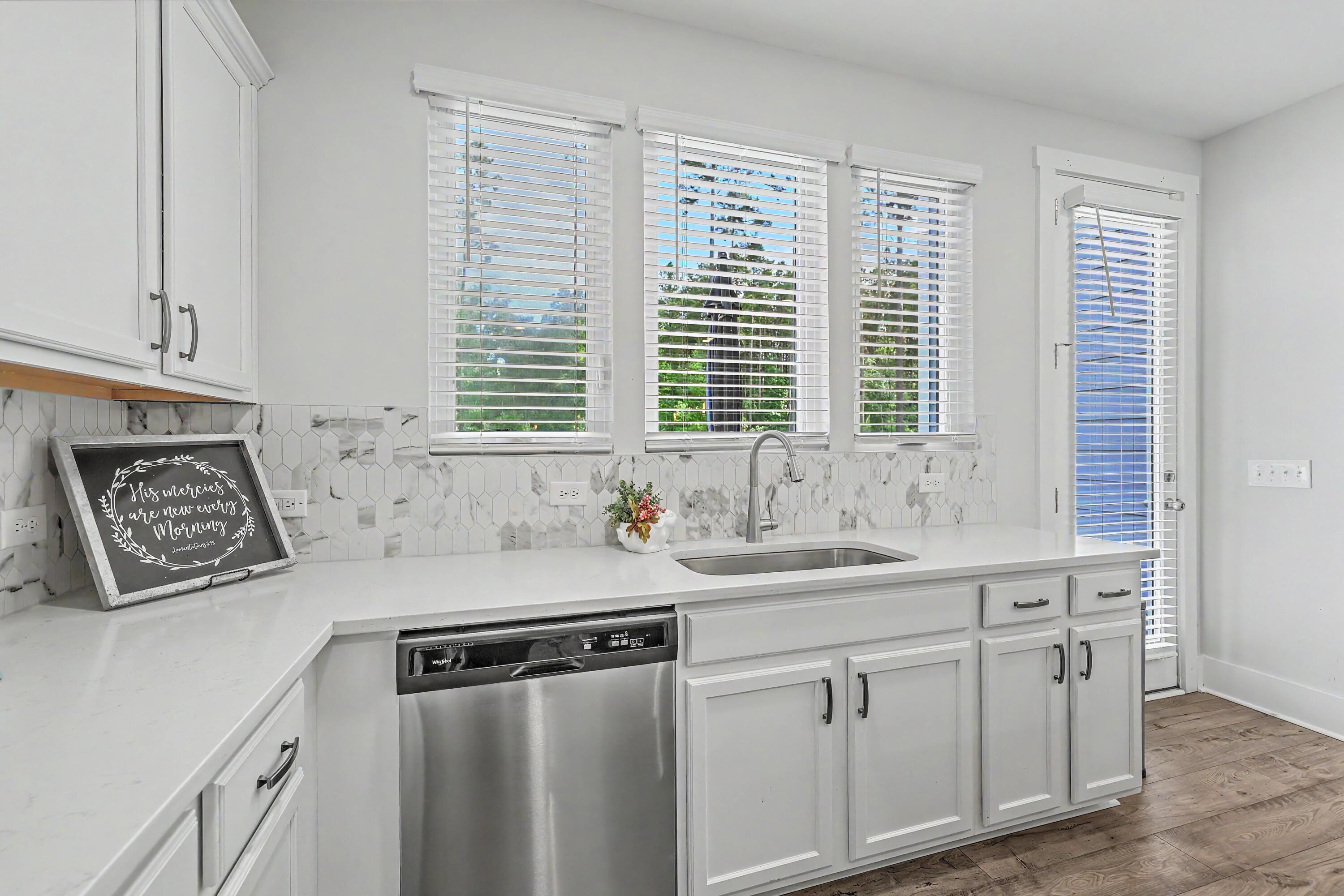 1054 Magnolia Warbler Way