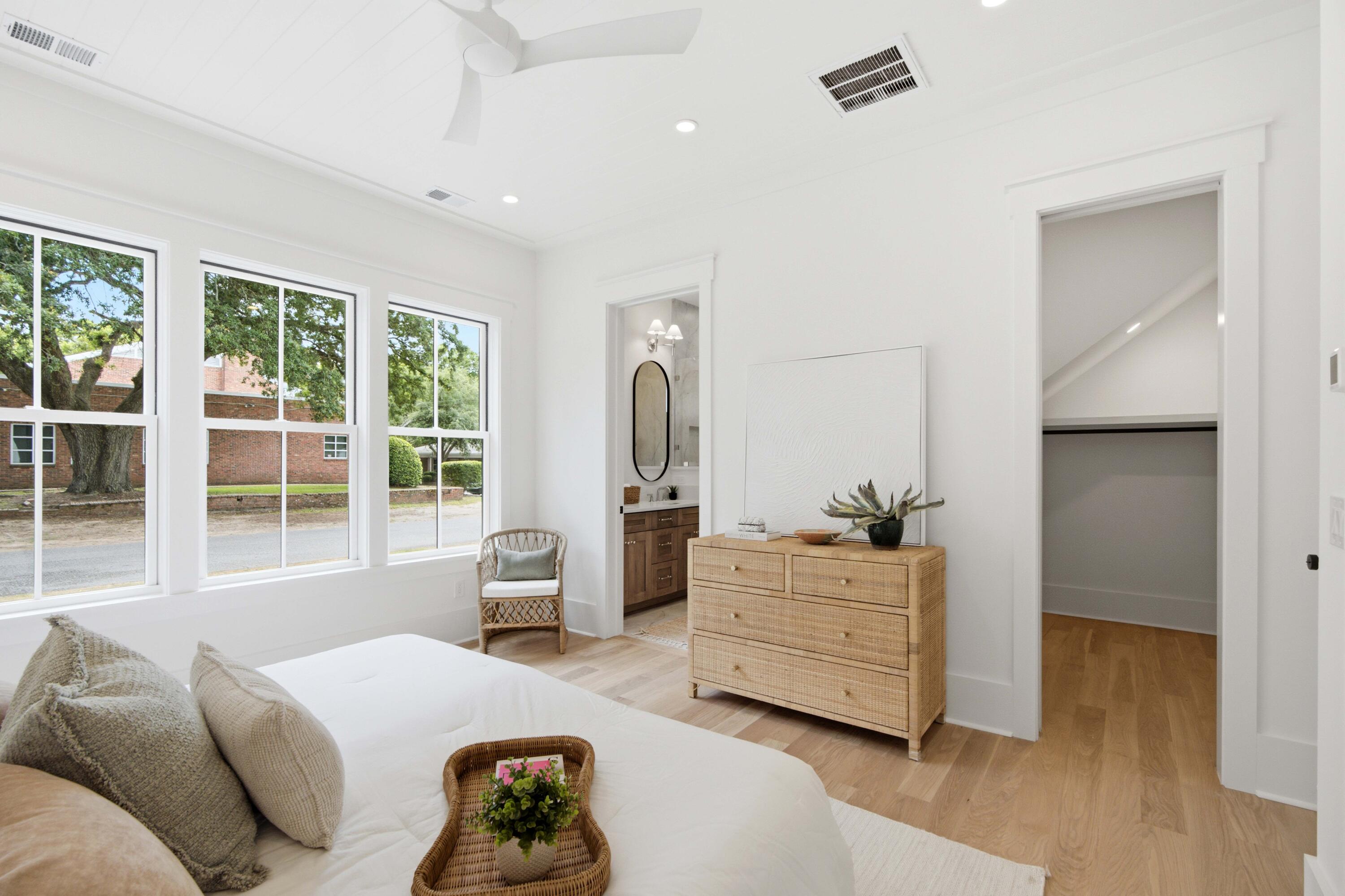 6 Vincent Drive