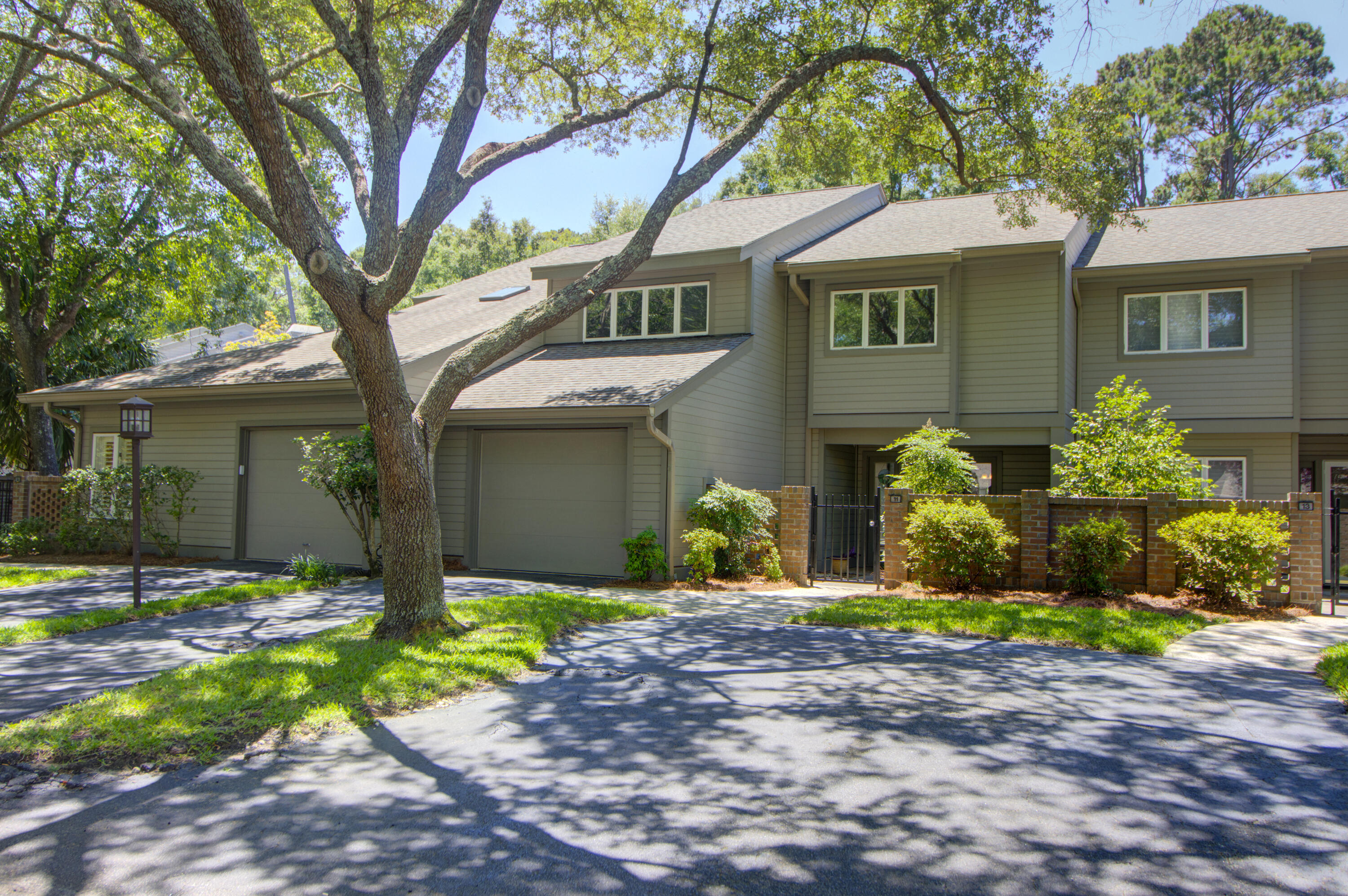 11 Wappoo Creek Place
