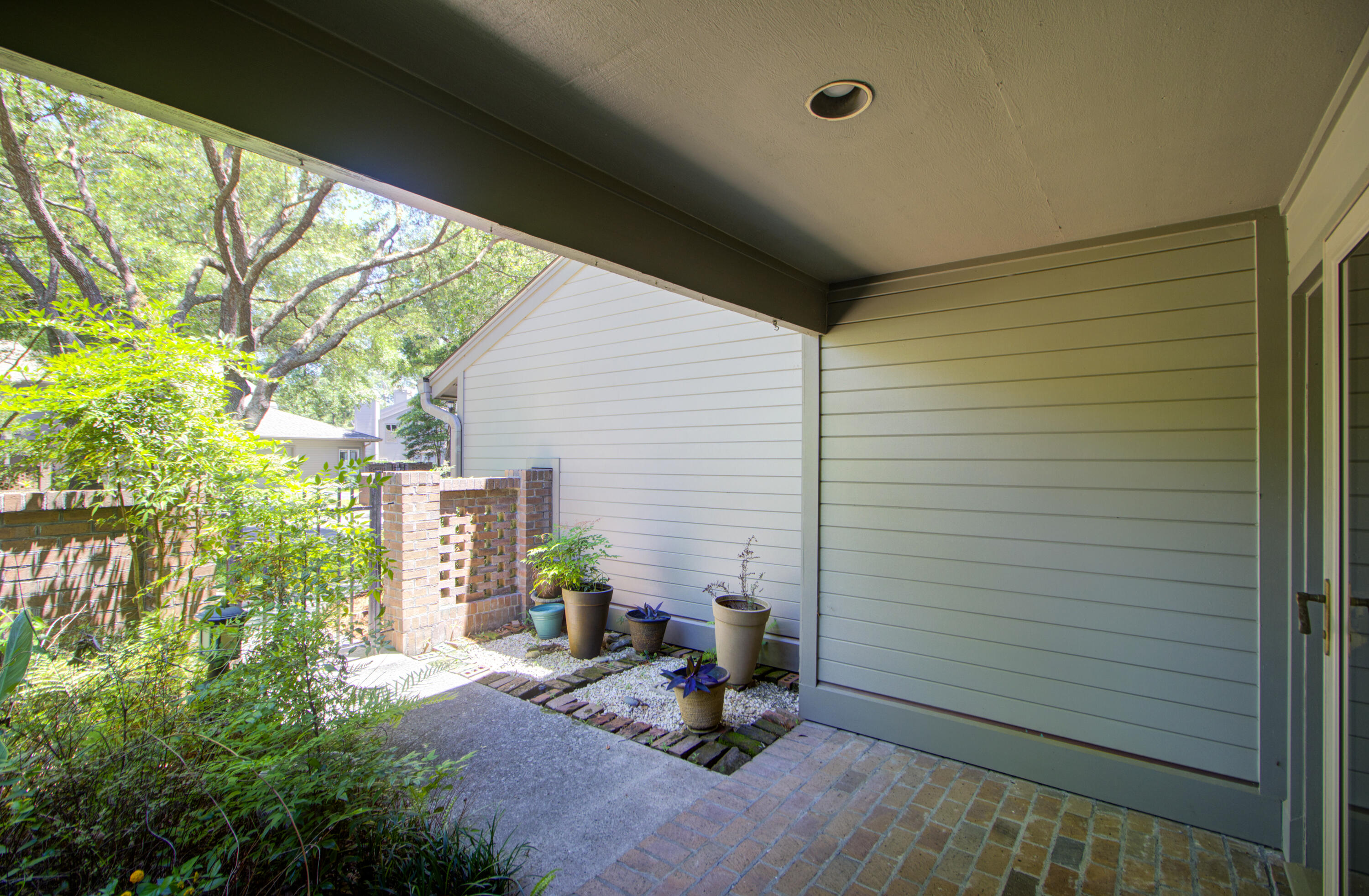 11 Wappoo Creek Place