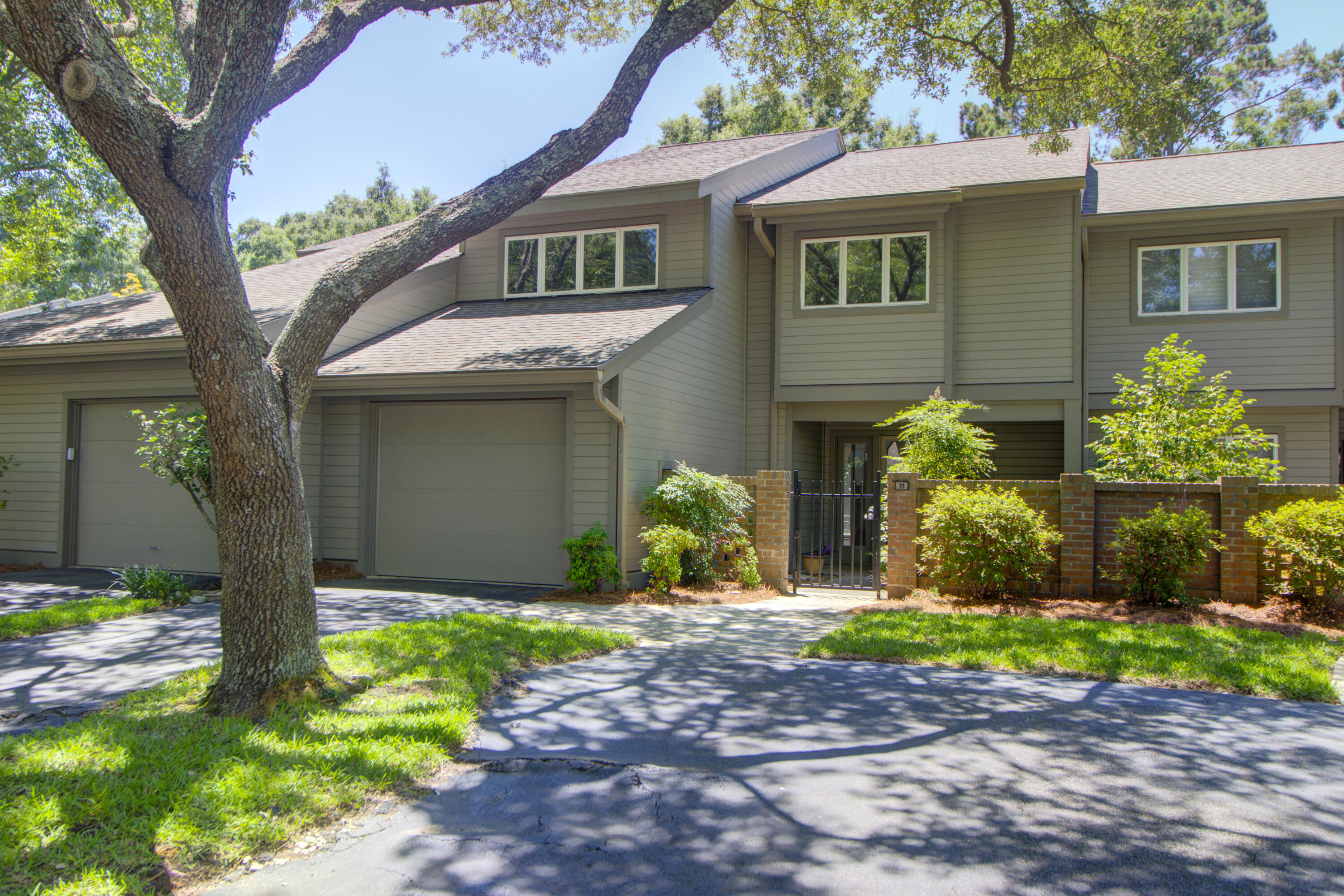 11 Wappoo Creek Place