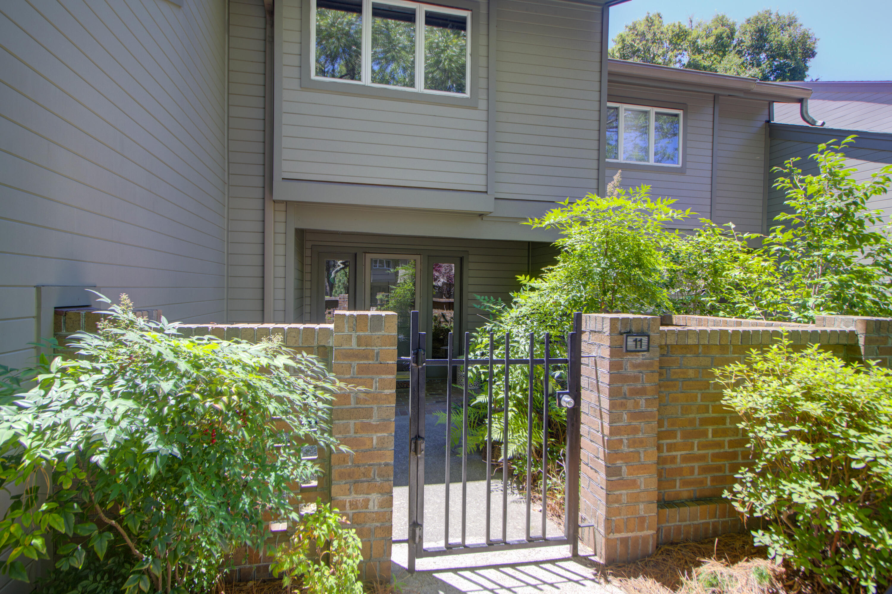 11 Wappoo Creek Place