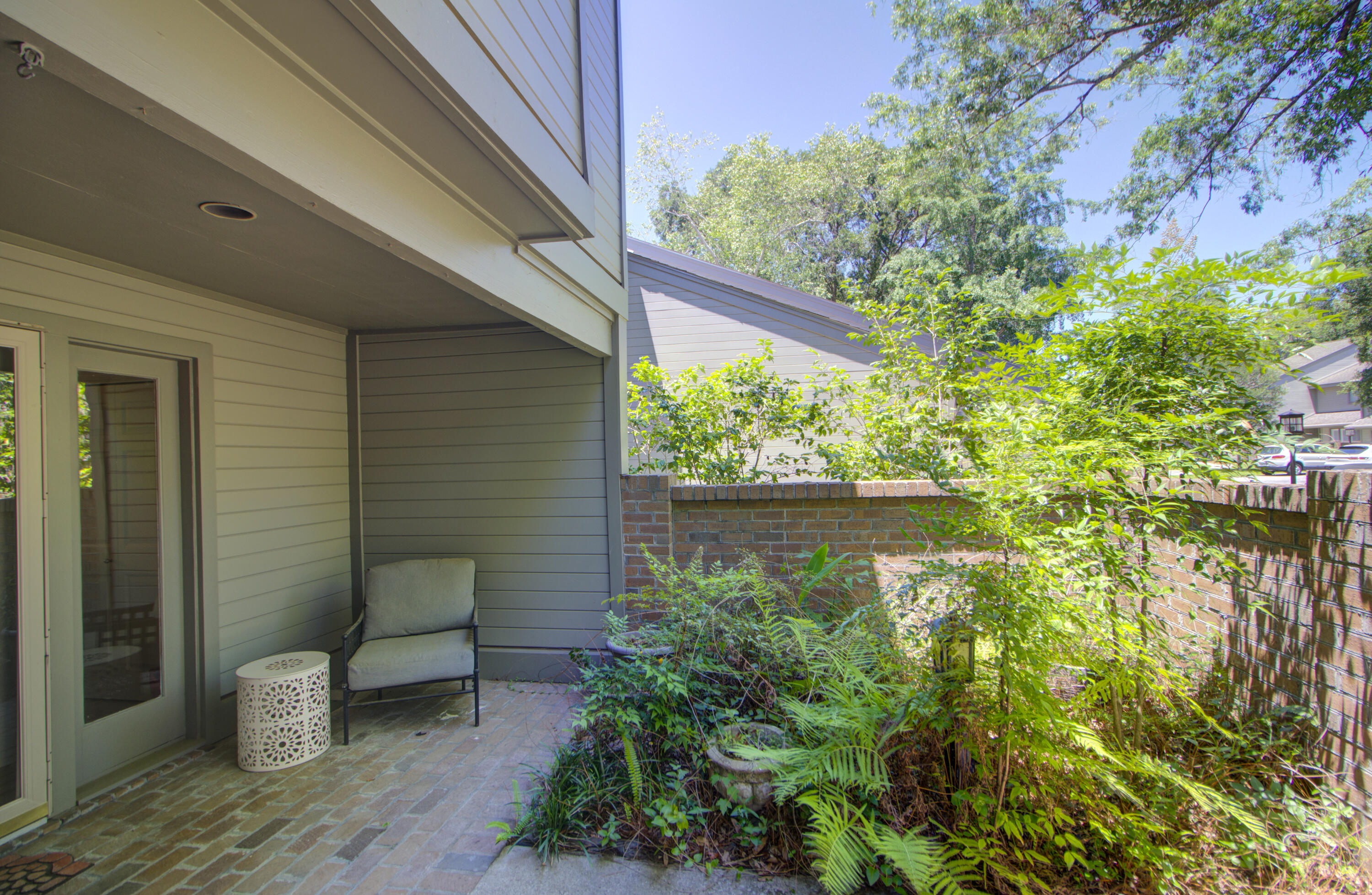 11 Wappoo Creek Place