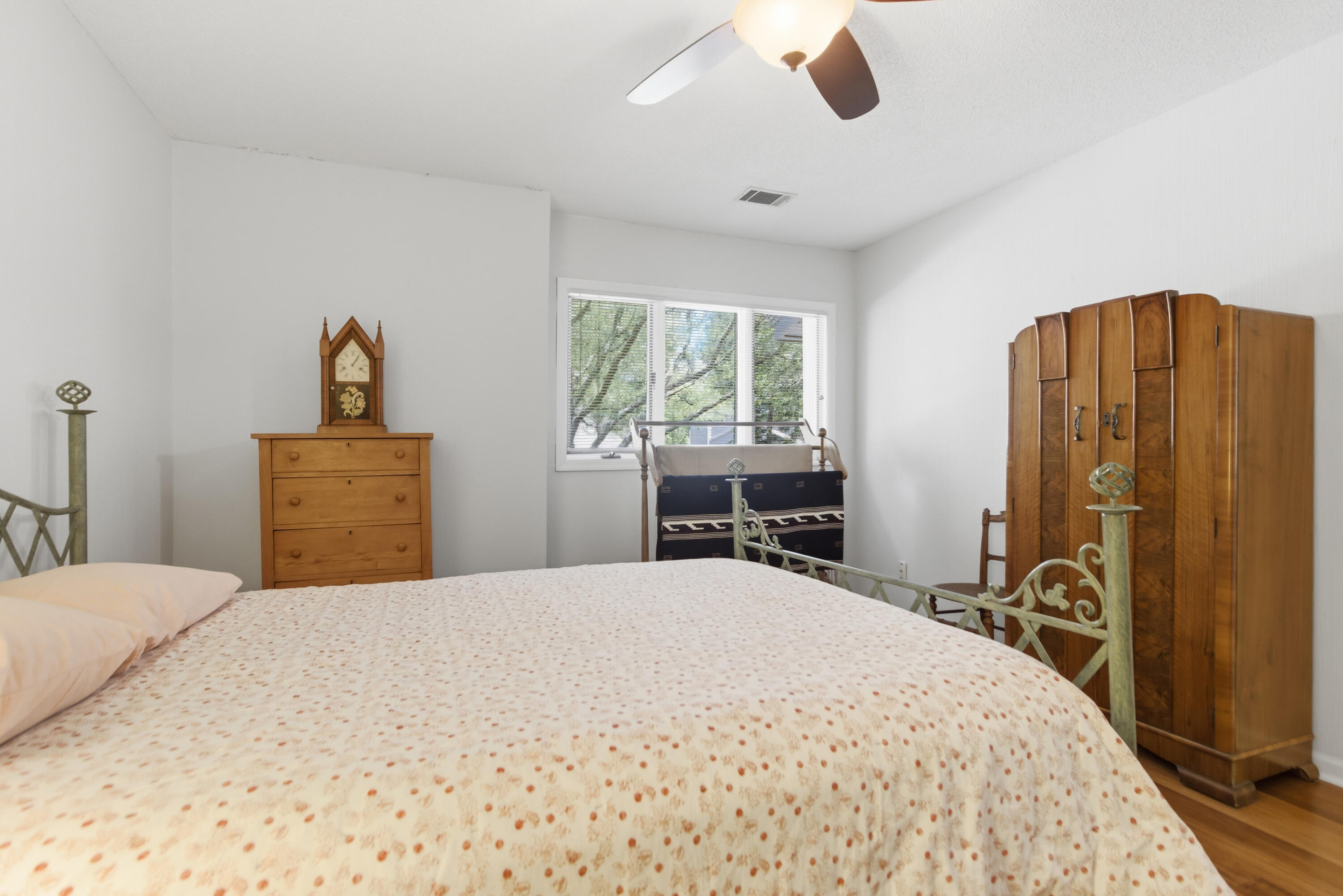 11 Wappoo Creek Place