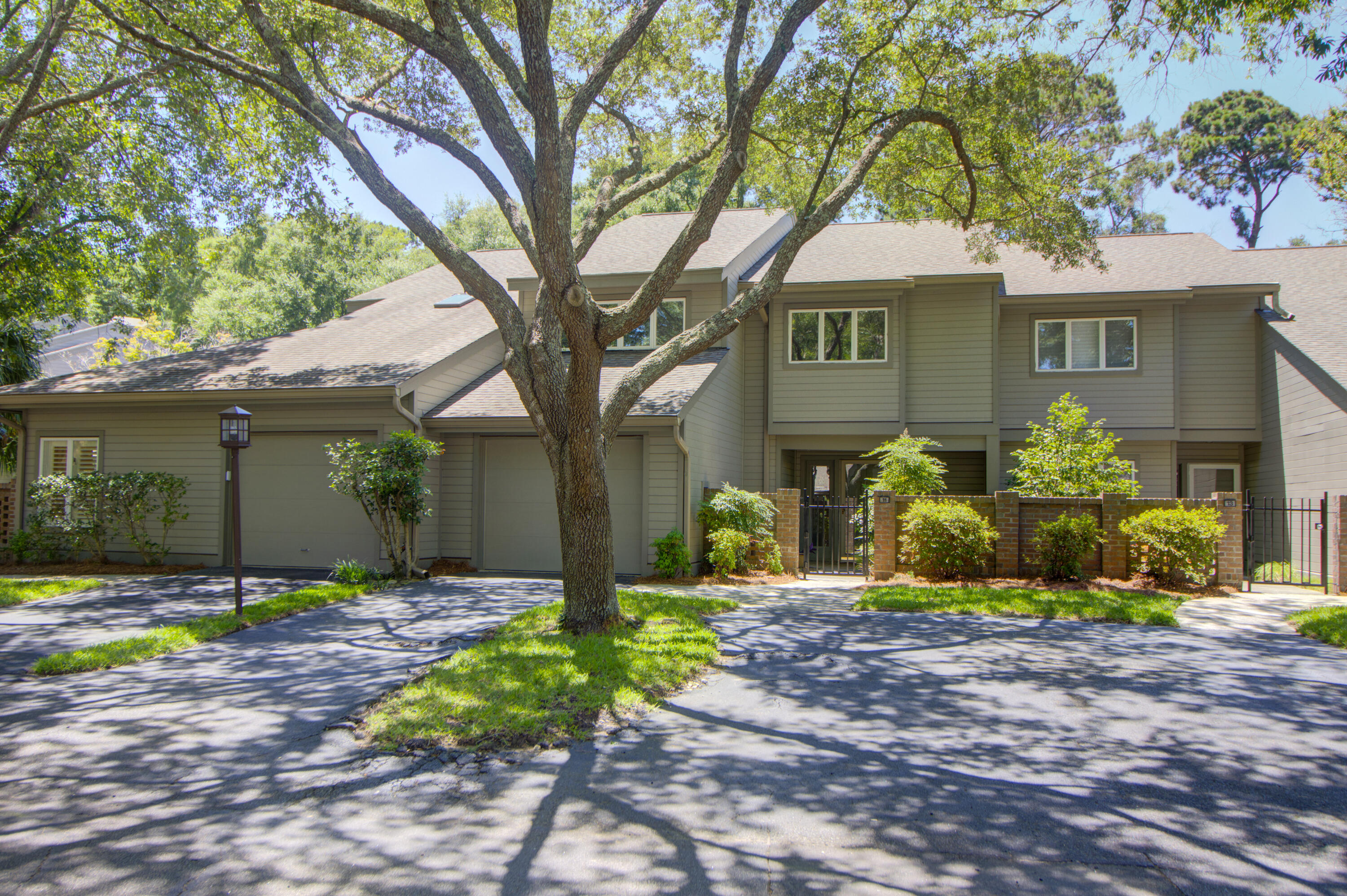 11 Wappoo Creek Place