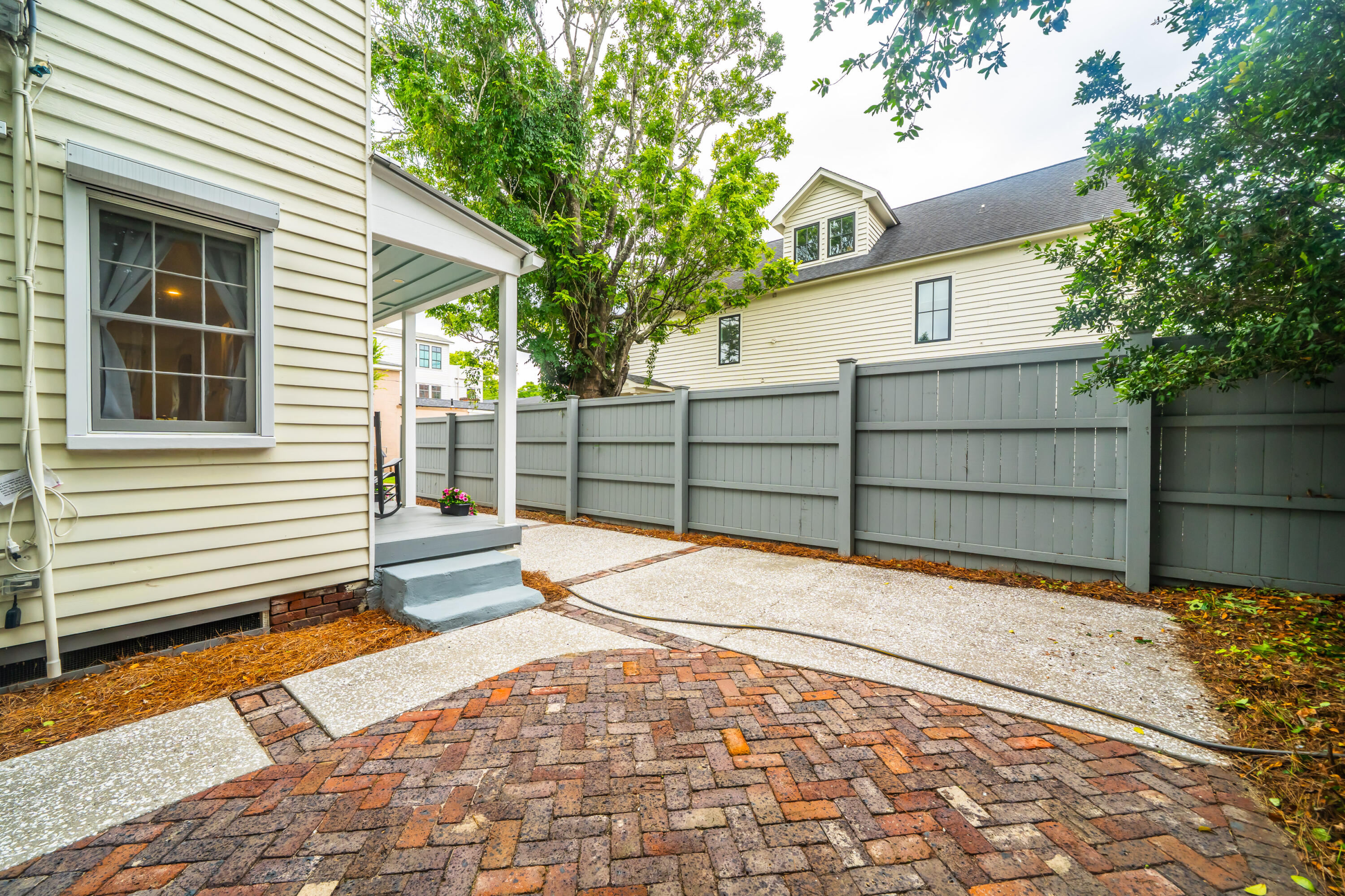 1 Ducs Court