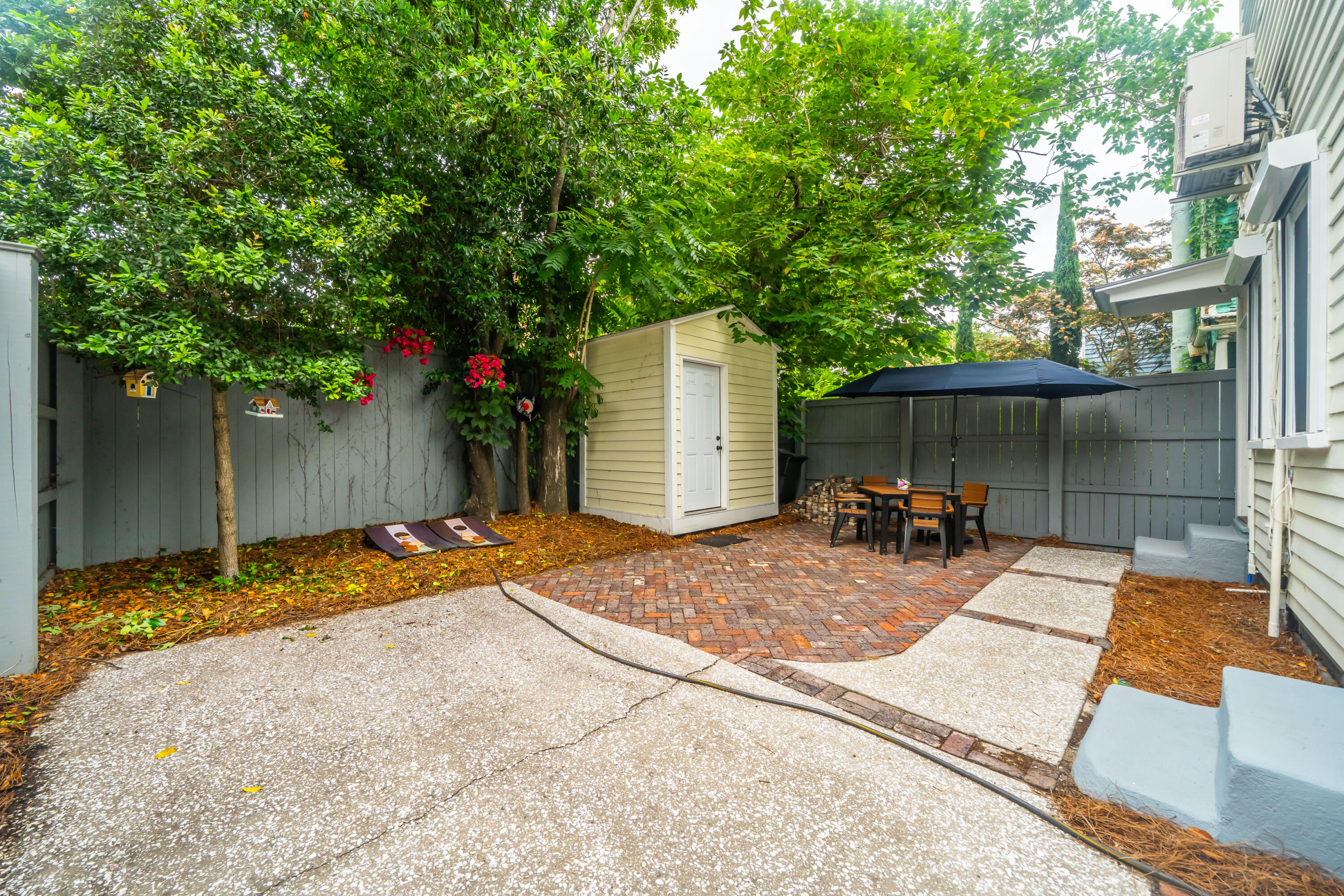 1 Ducs Court