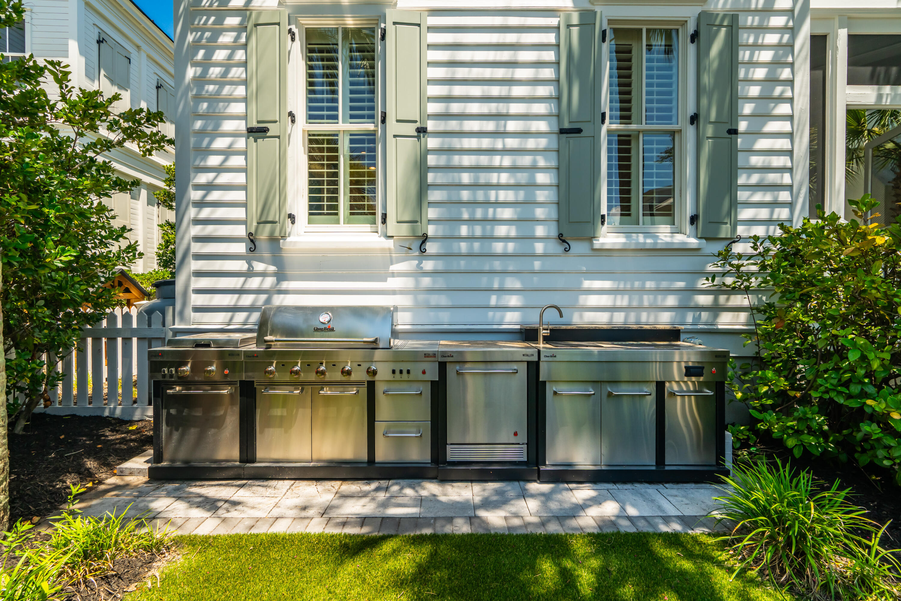 229 N Shelmore Boulevard