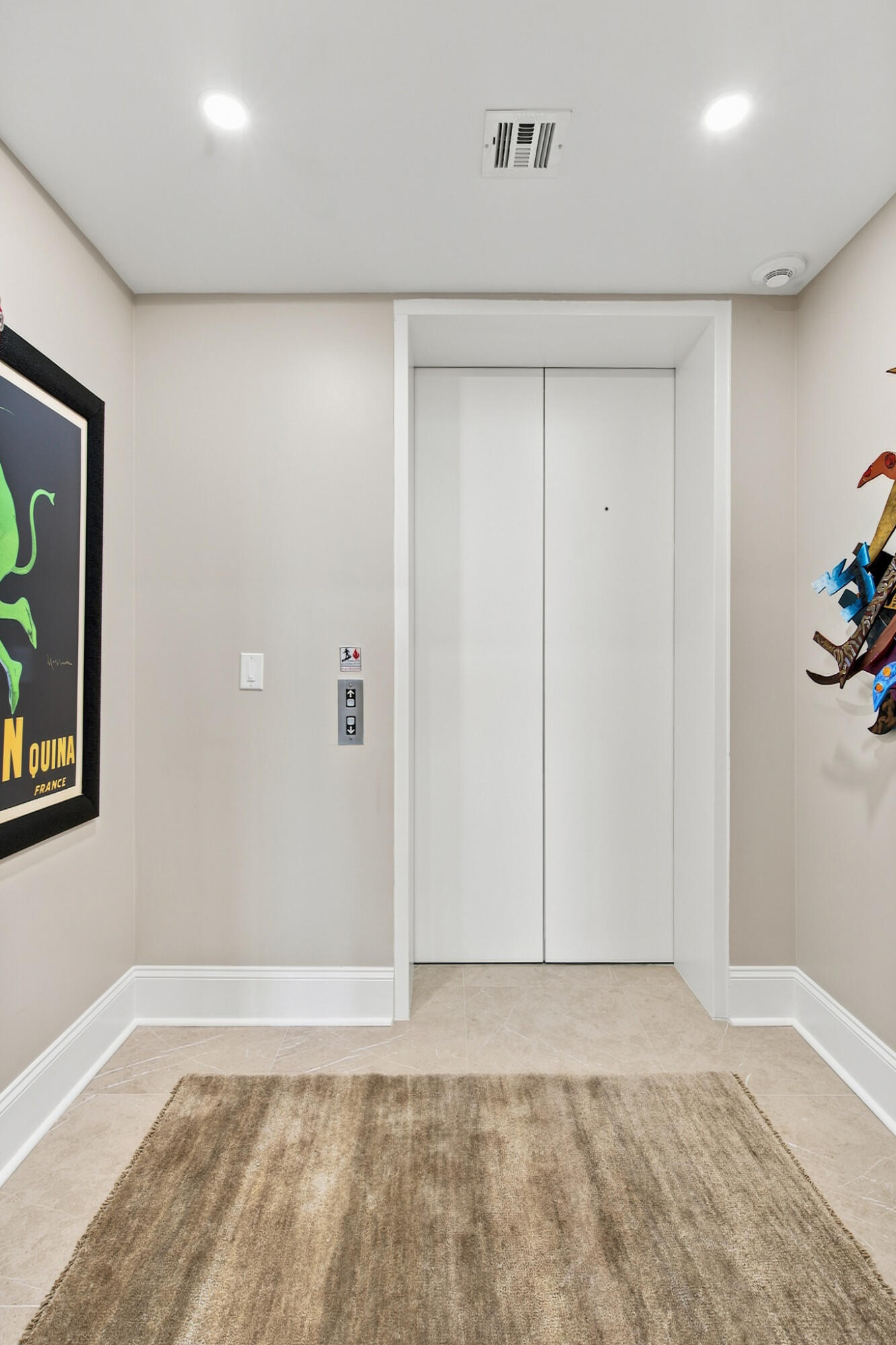 176 N Plaza Court # 606