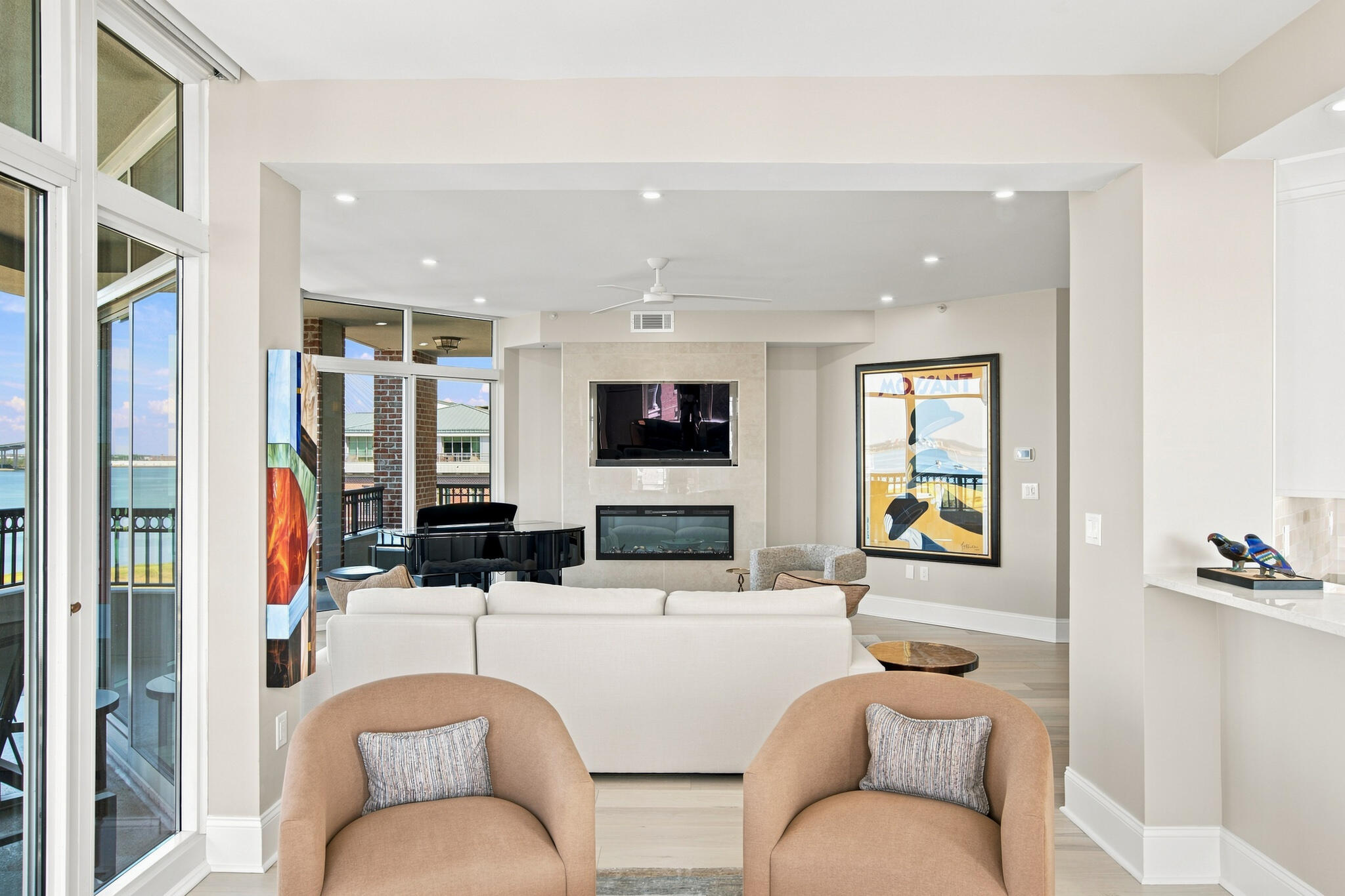 176 N Plaza Court # 606