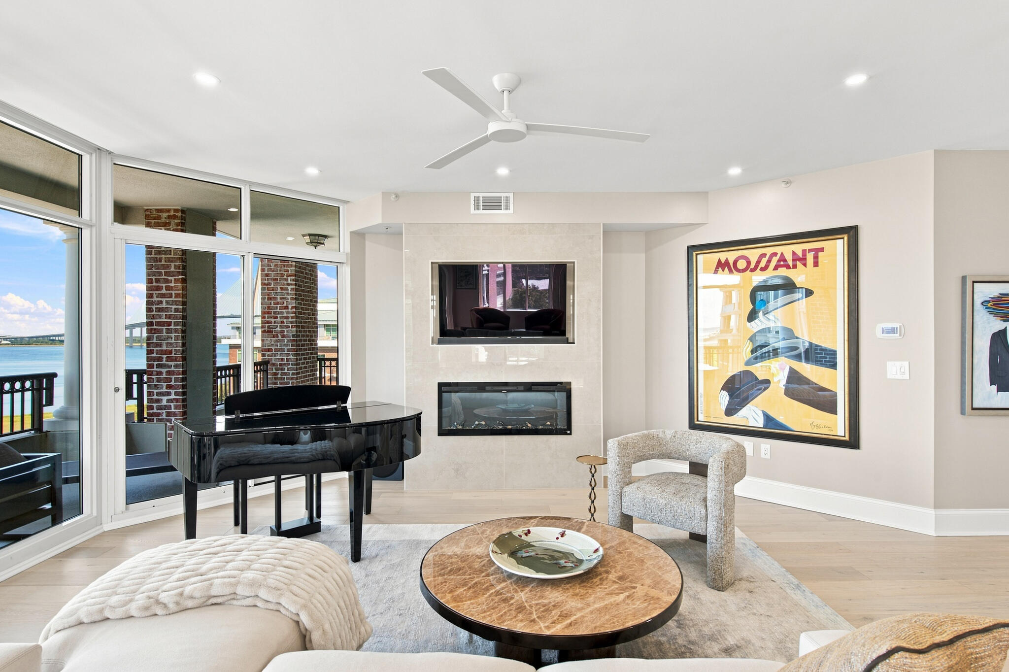 176 N Plaza Court # 606