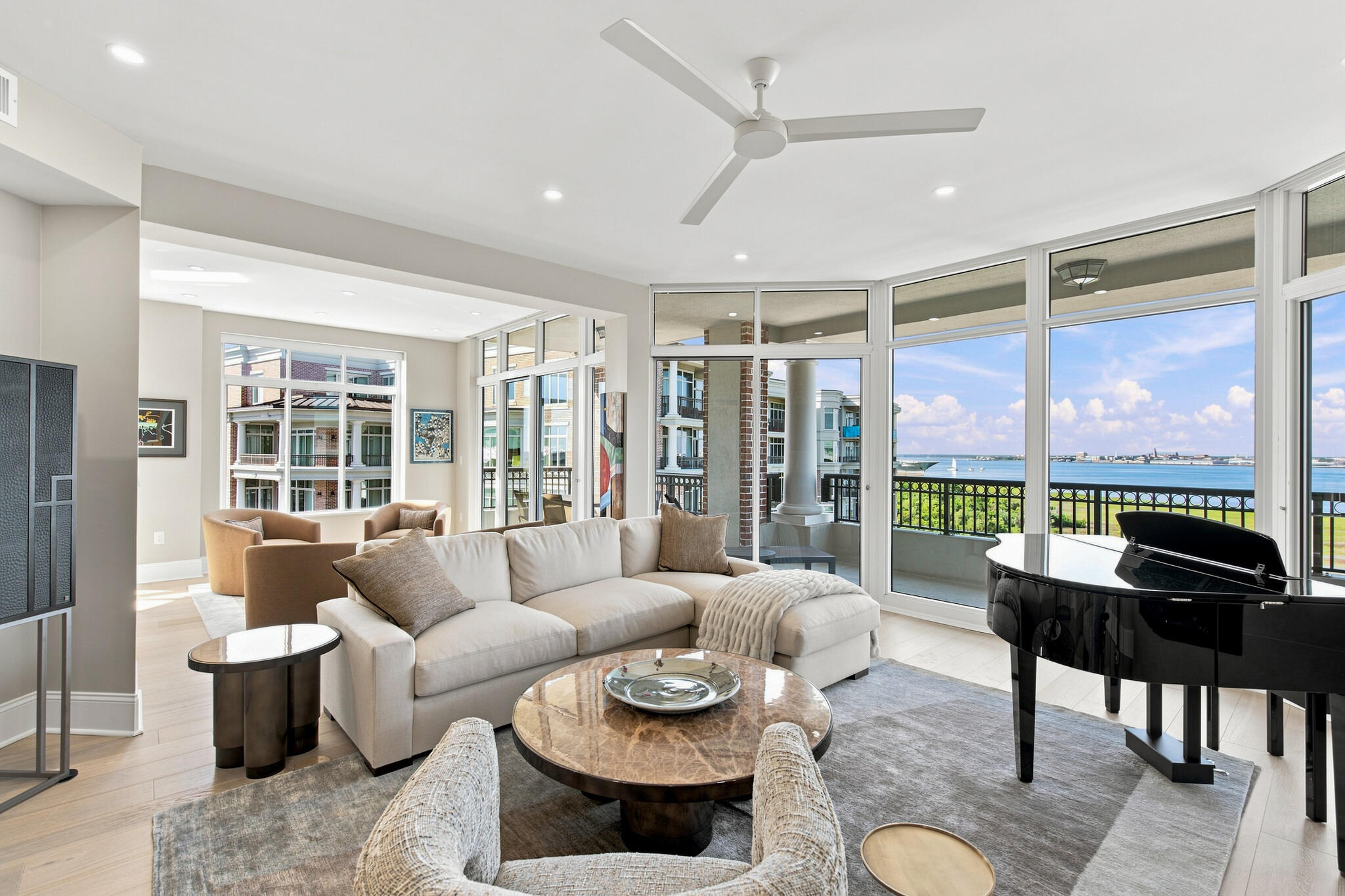 176 N Plaza Court # 606