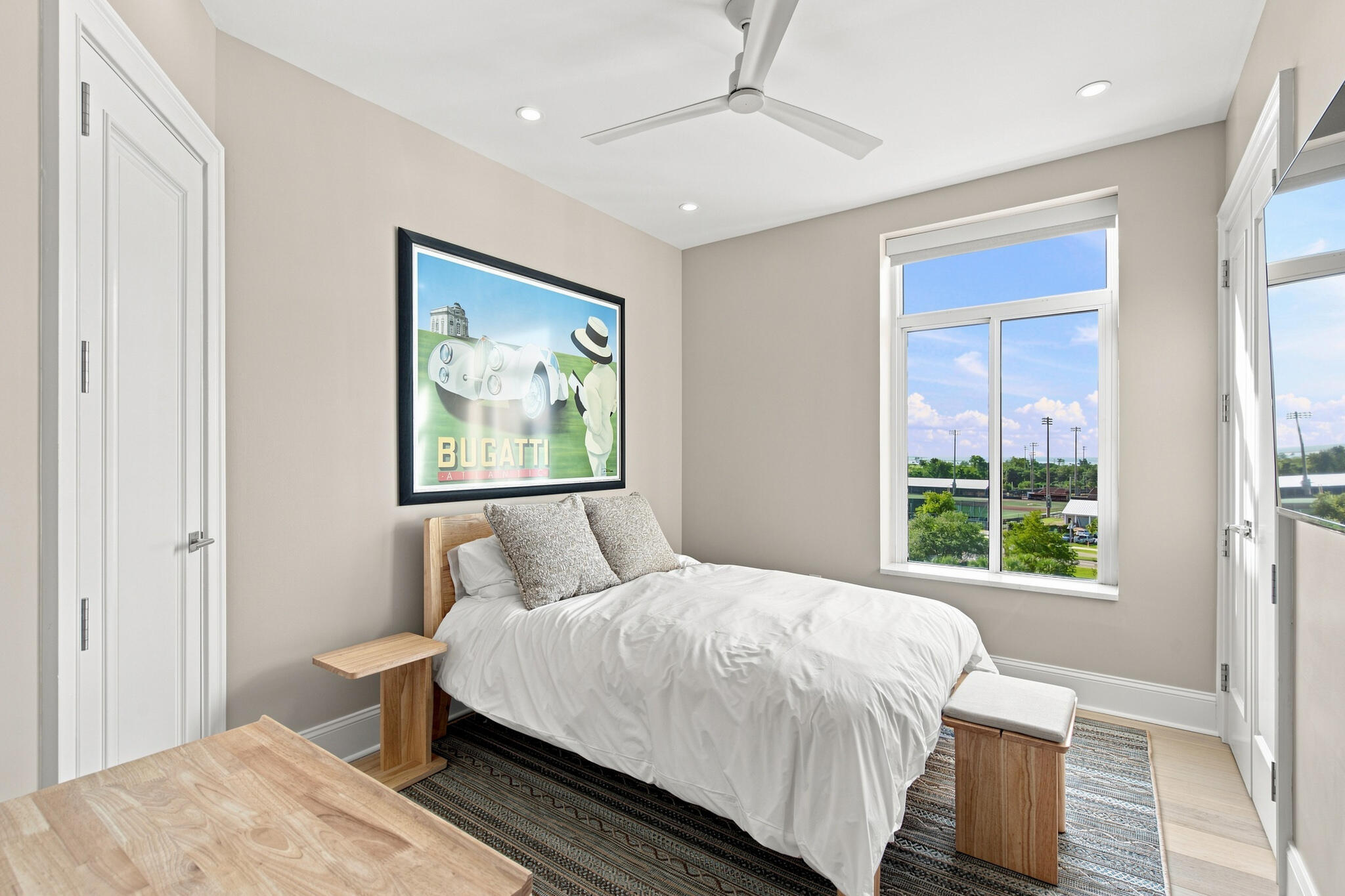 176 N Plaza Court # 606