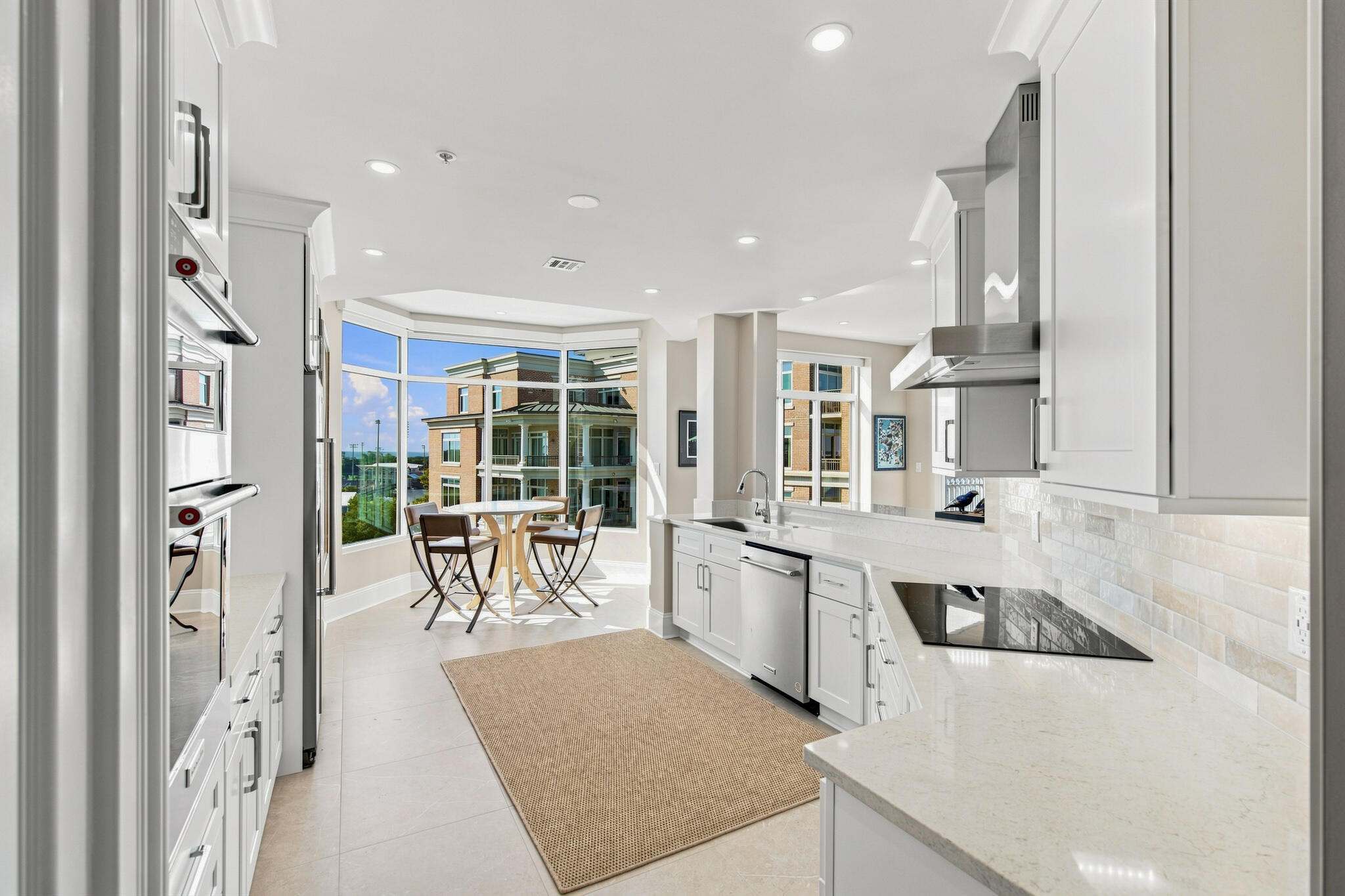 176 N Plaza Court # 606