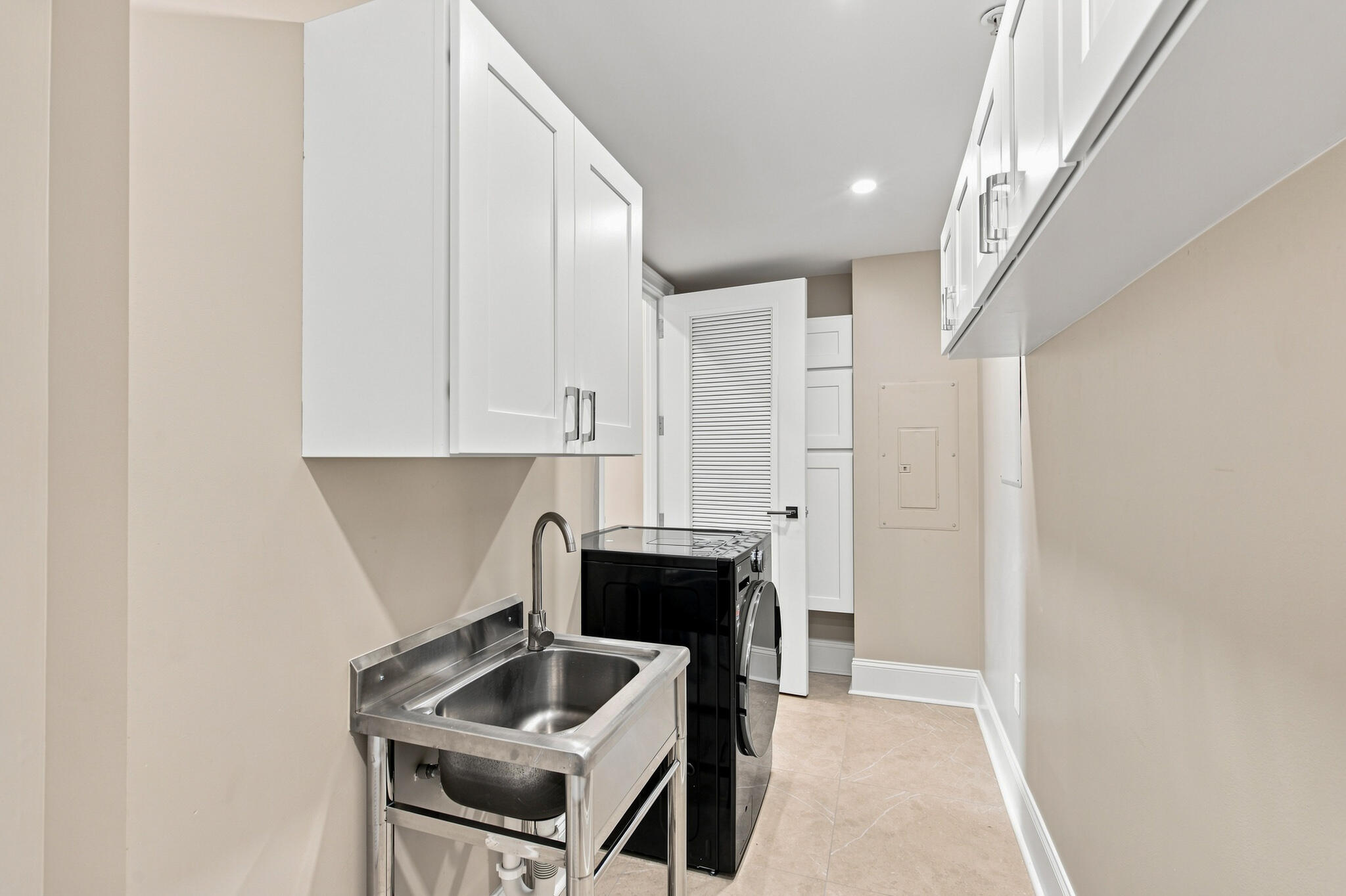 176 N Plaza Court # 606