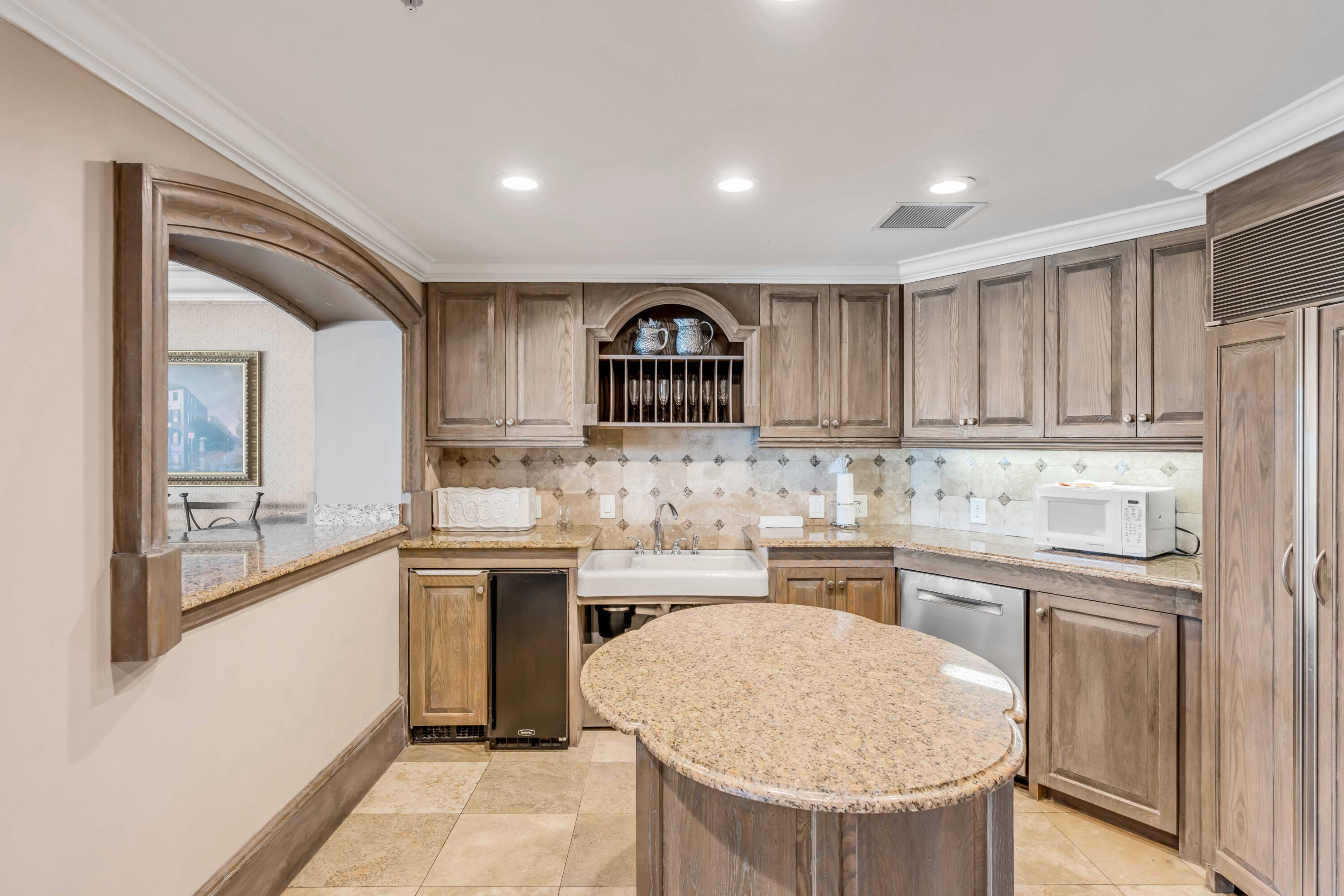 176 N Plaza Court # 606