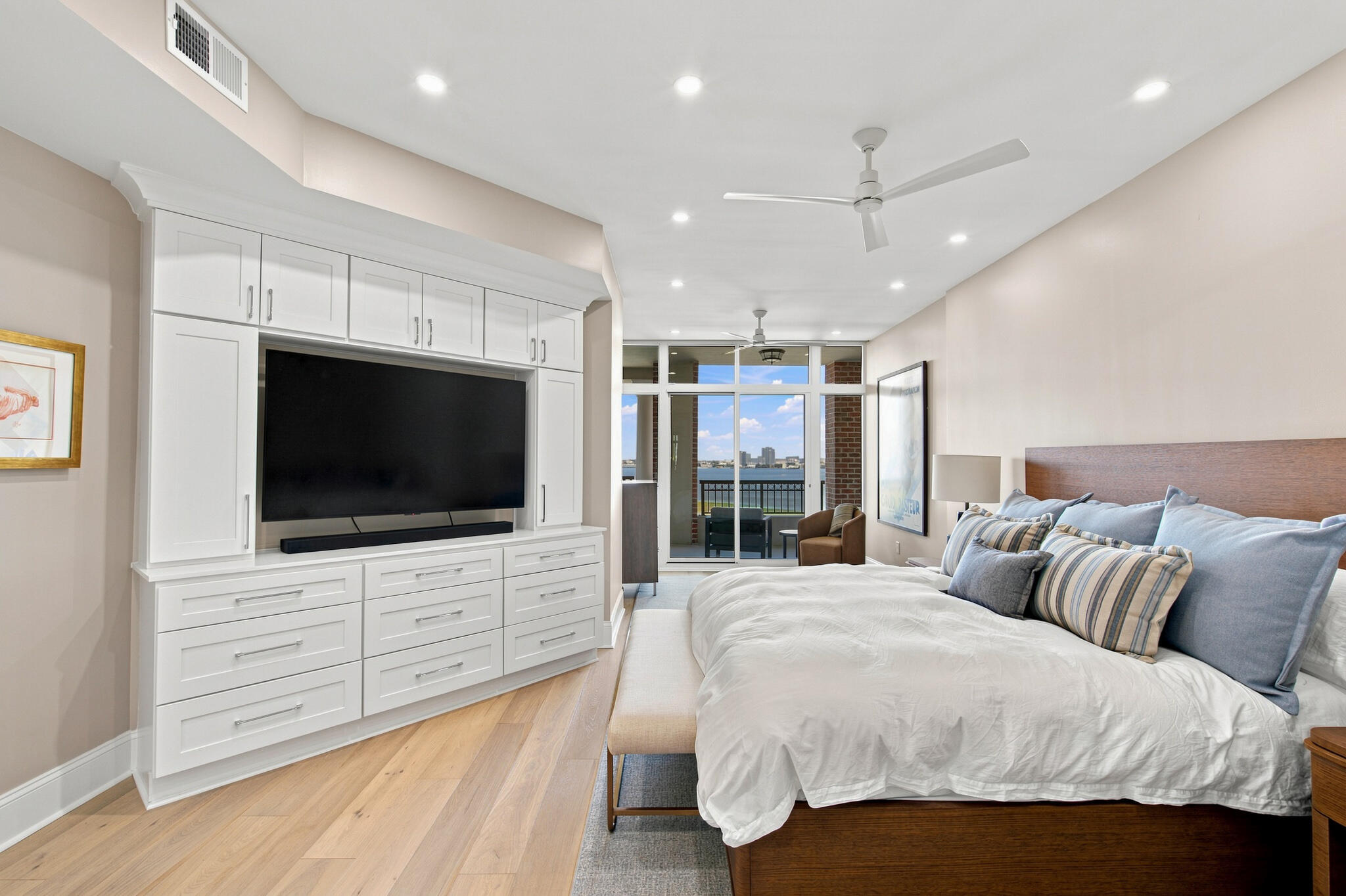 176 N Plaza Court # 606