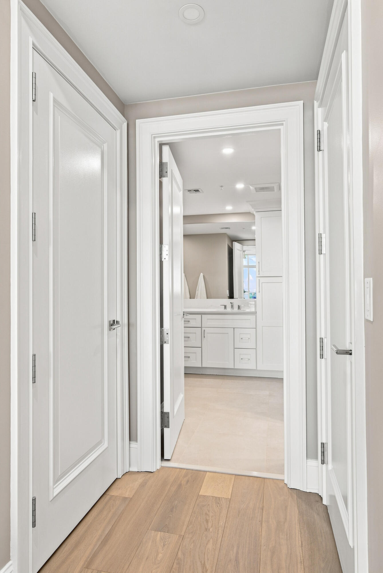 176 N Plaza Court # 606